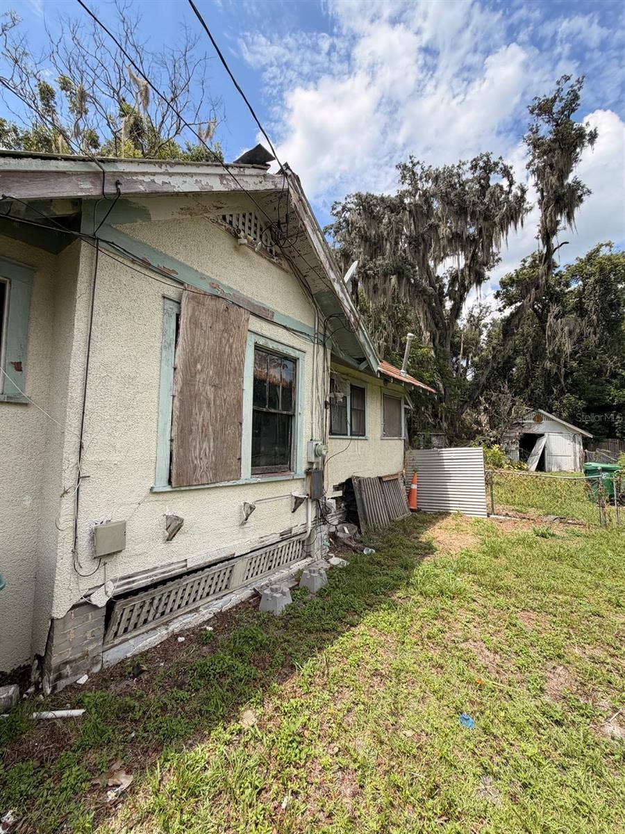 613 W MINNESOTA AVENUE, Deland, FL 32720 613 W MINNESOTA AVENUE, Deland, FL 32720