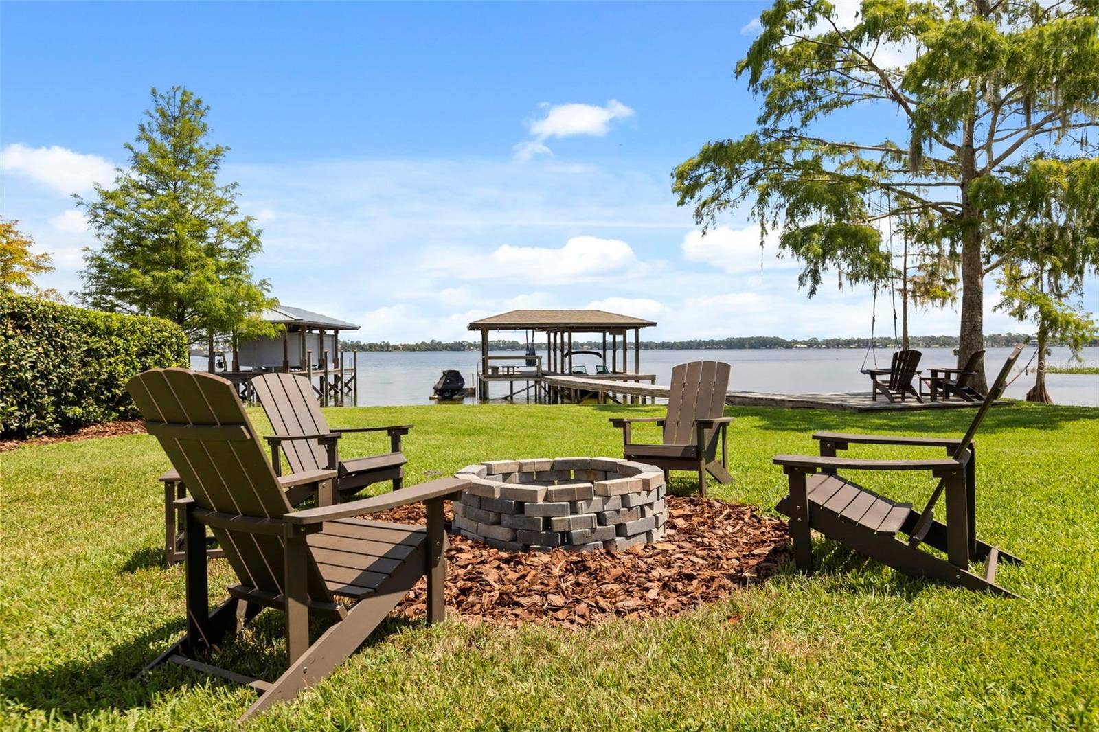 10430 LAKE COTTAGE LANE, Orlando, FL 32836 Rare Lake Sheen lakefront estate opportunity on the Butler Chain of Lakes! An exceptional opportunity to build a custom luxury lakefront residence on one of the most compelling properties along Lake Cottage Lane.