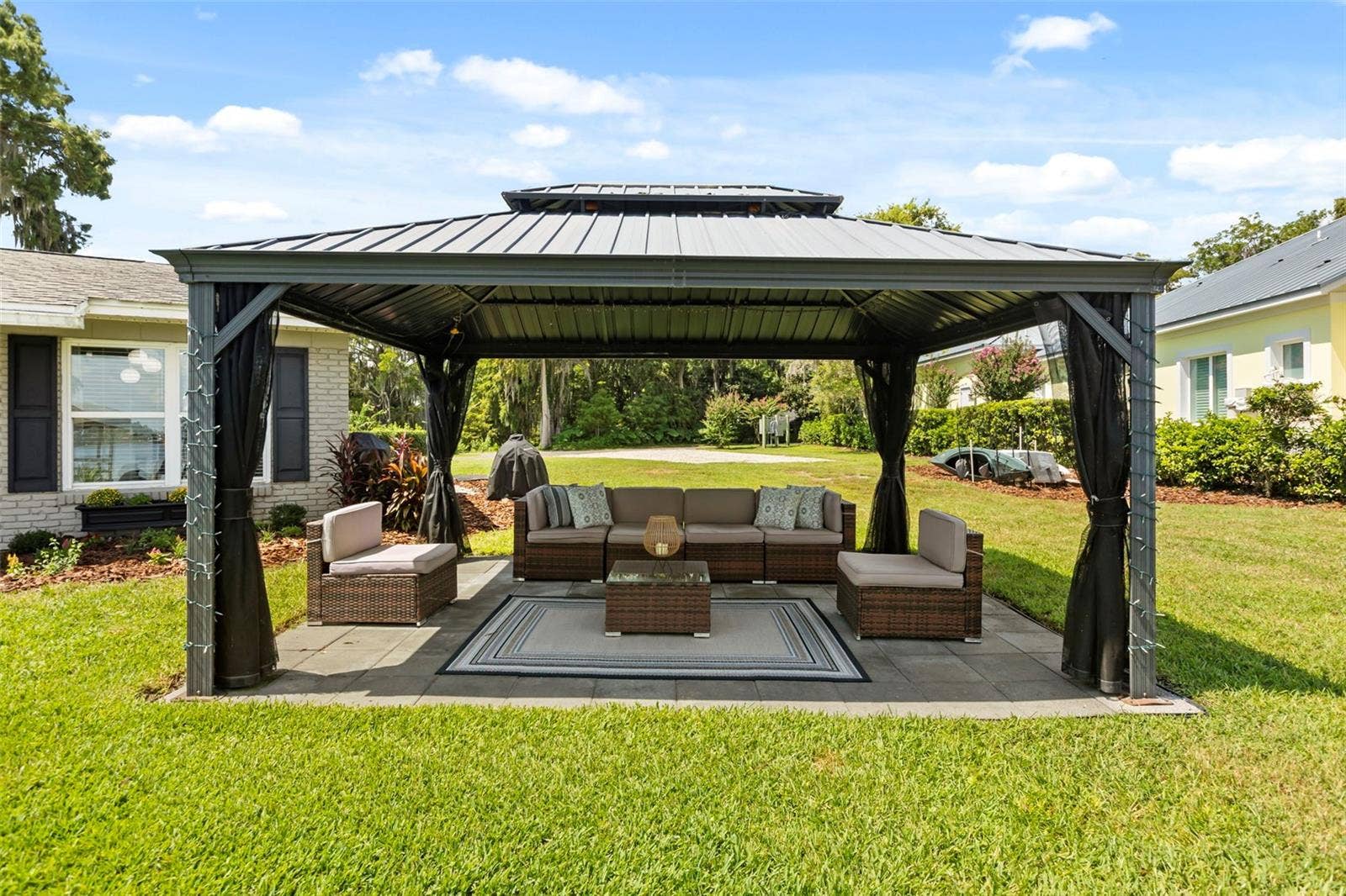 10430 LAKE COTTAGE LANE, Orlando, FL 32836 Rare Lake Sheen lakefront estate opportunity on the Butler Chain of Lakes! An exceptional opportunity to build a custom luxury lakefront residence on one of the most compelling properties along Lake Cottage Lane.