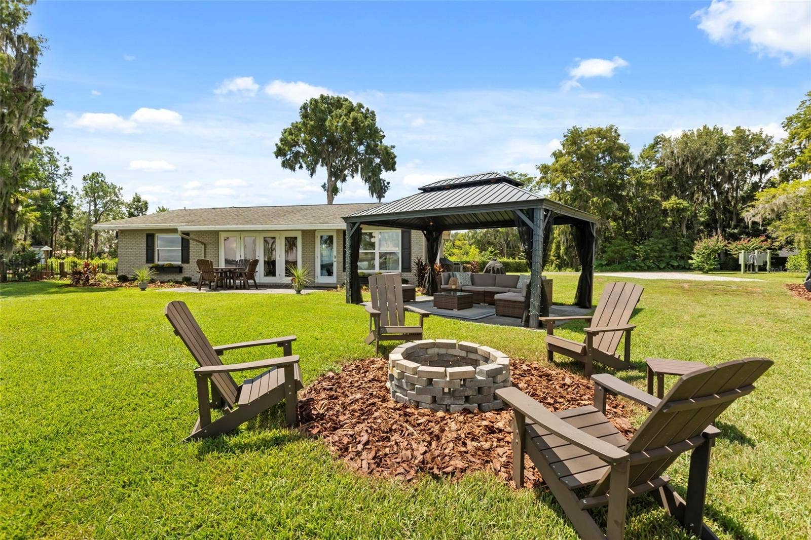10430 LAKE COTTAGE LANE, Orlando, FL 32836 Rare Lake Sheen lakefront estate opportunity on the Butler Chain of Lakes! An exceptional opportunity to build a custom luxury lakefront residence on one of the most compelling properties along Lake Cottage Lane.