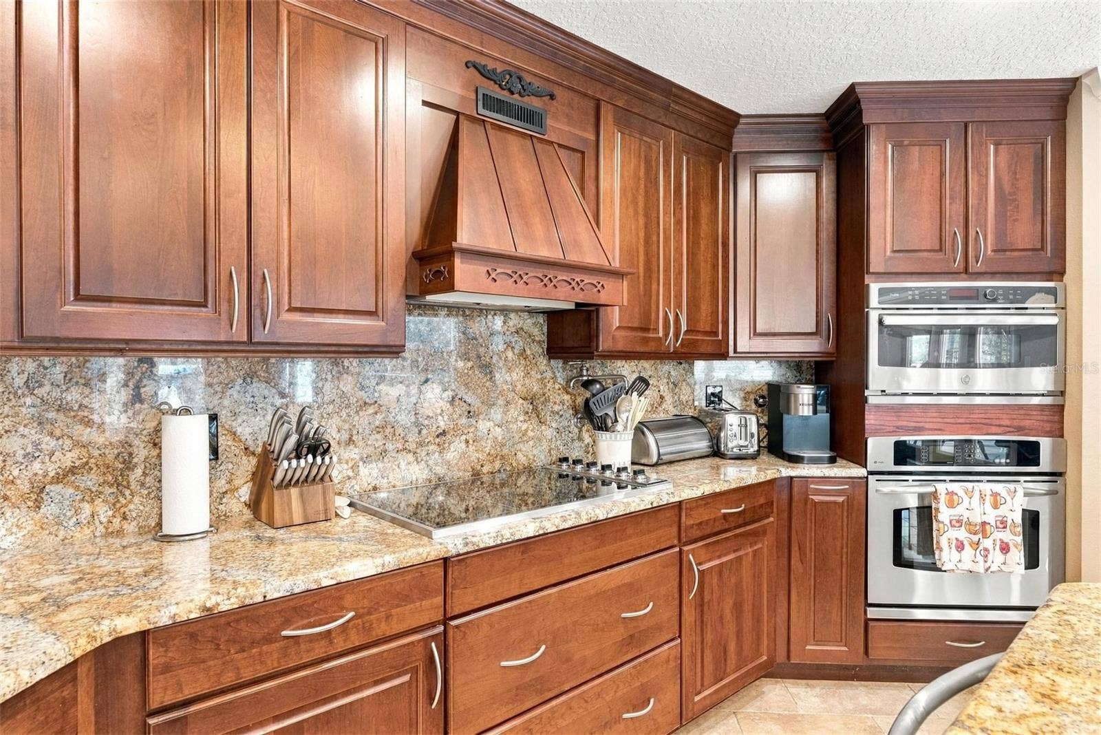 2150 W DALE CIRCLE, Deland, FL 32720 2150 W DALE CIRCLE, Deland, FL 32720