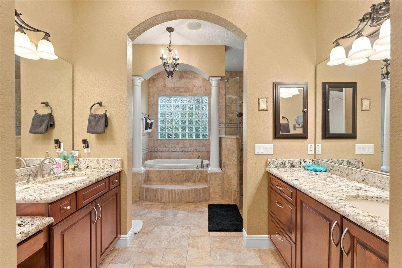 2150 W DALE CIRCLE, Deland, FL 32720 2150 W DALE CIRCLE, Deland, FL 32720