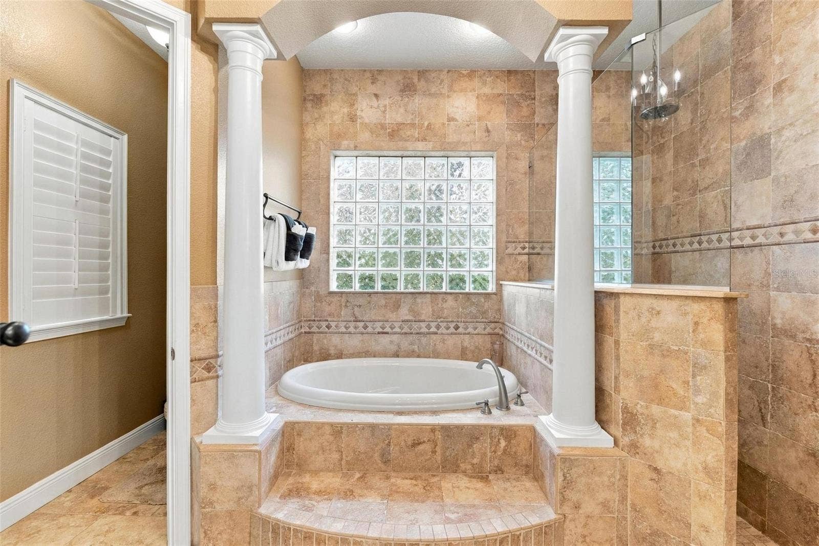 2150 W DALE CIRCLE, Deland, FL 32720 2150 W DALE CIRCLE, Deland, FL 32720