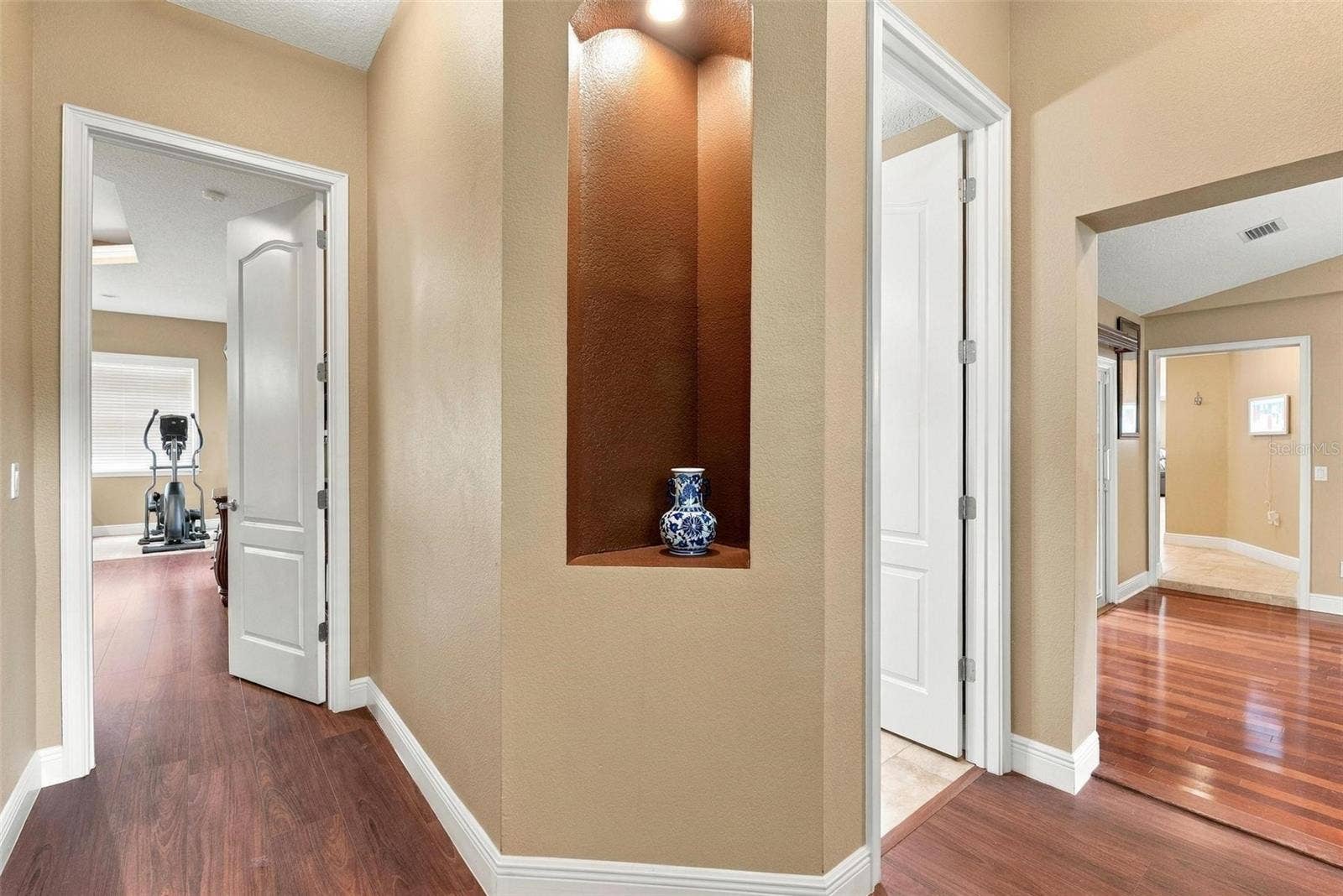 2150 W DALE CIRCLE, Deland, FL 32720 2150 W DALE CIRCLE, Deland, FL 32720