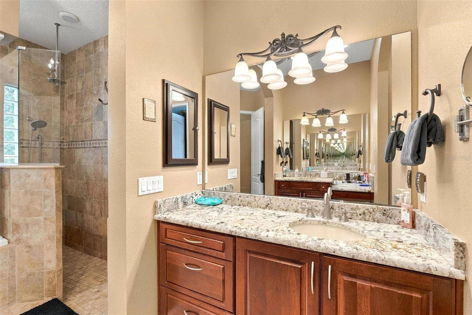 2150 W DALE CIRCLE, Deland, FL 32720 2150 W DALE CIRCLE, Deland, FL 32720