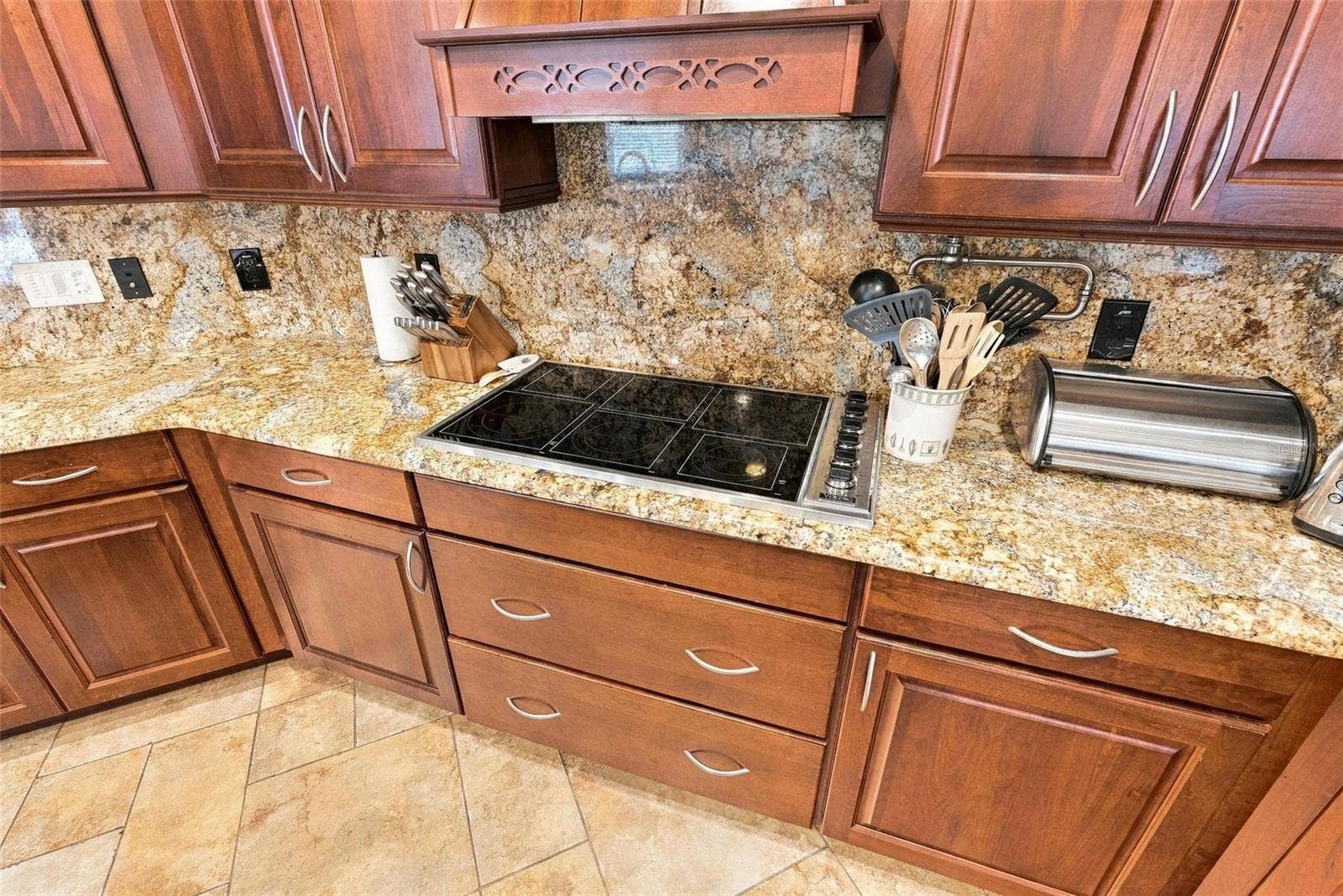 2150 W DALE CIRCLE, Deland, FL 32720 2150 W DALE CIRCLE, Deland, FL 32720