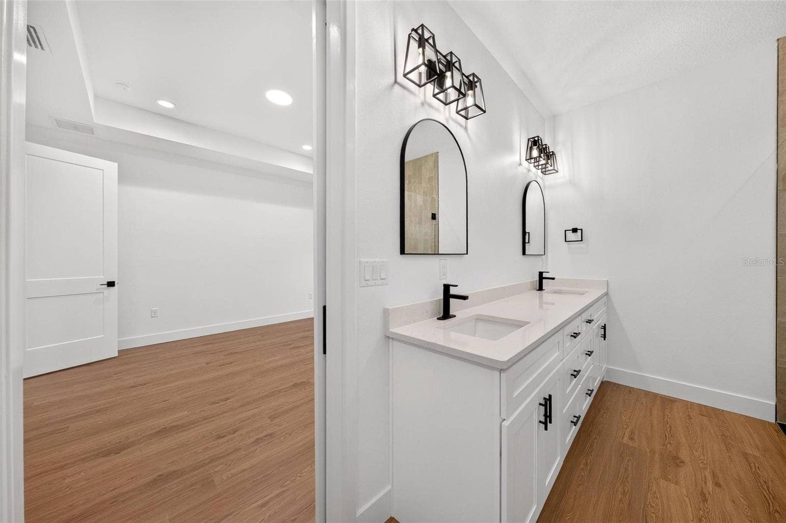 381 CARRIAGE LANE, Lady Lake, FL 32159 Primary Bathroom