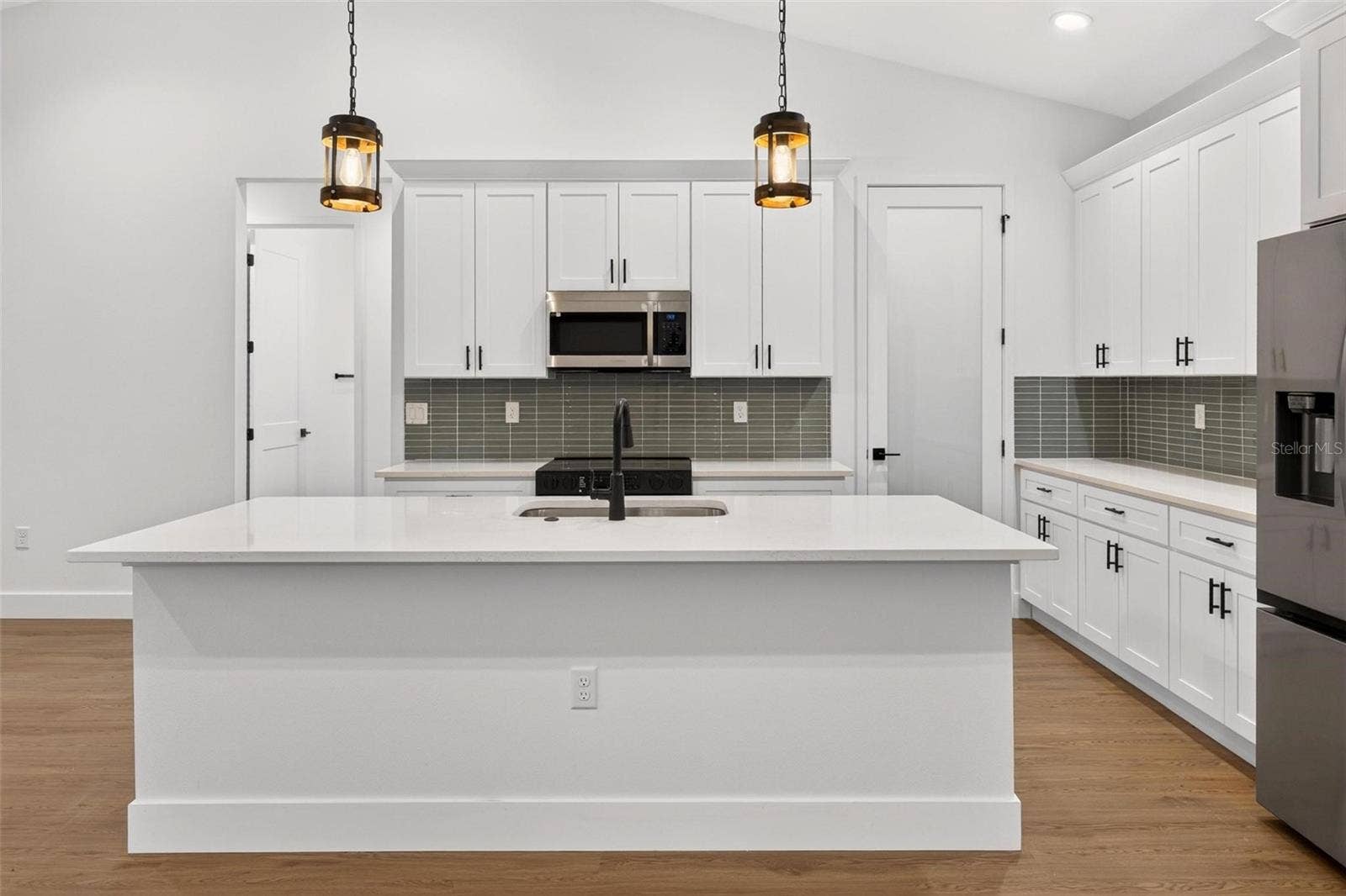 381 CARRIAGE LANE, Lady Lake, FL 32159 Kitchen