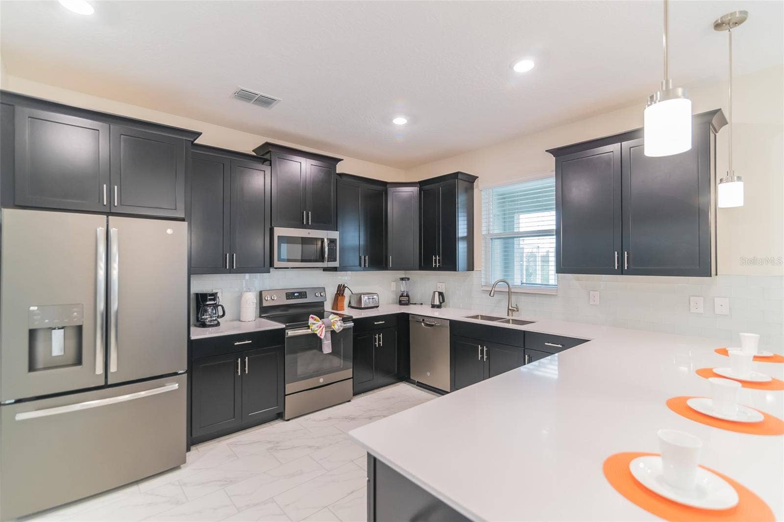 8844 CABOT CLIFFS DRIVE, Davenport, FL 33896 8844 CABOT CLIFFS DRIVE, Davenport, FL 33896