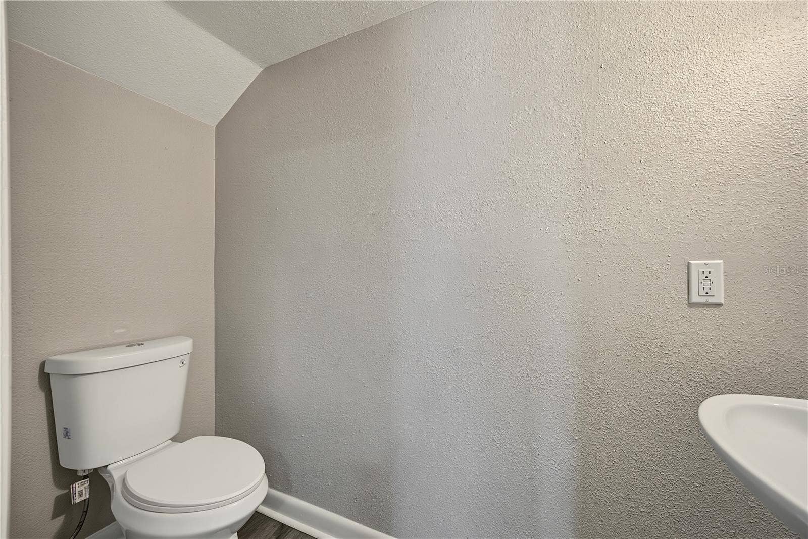 208 ALSTON DRIVE, Orlando, FL 32835 Half Bath (downstairs)
