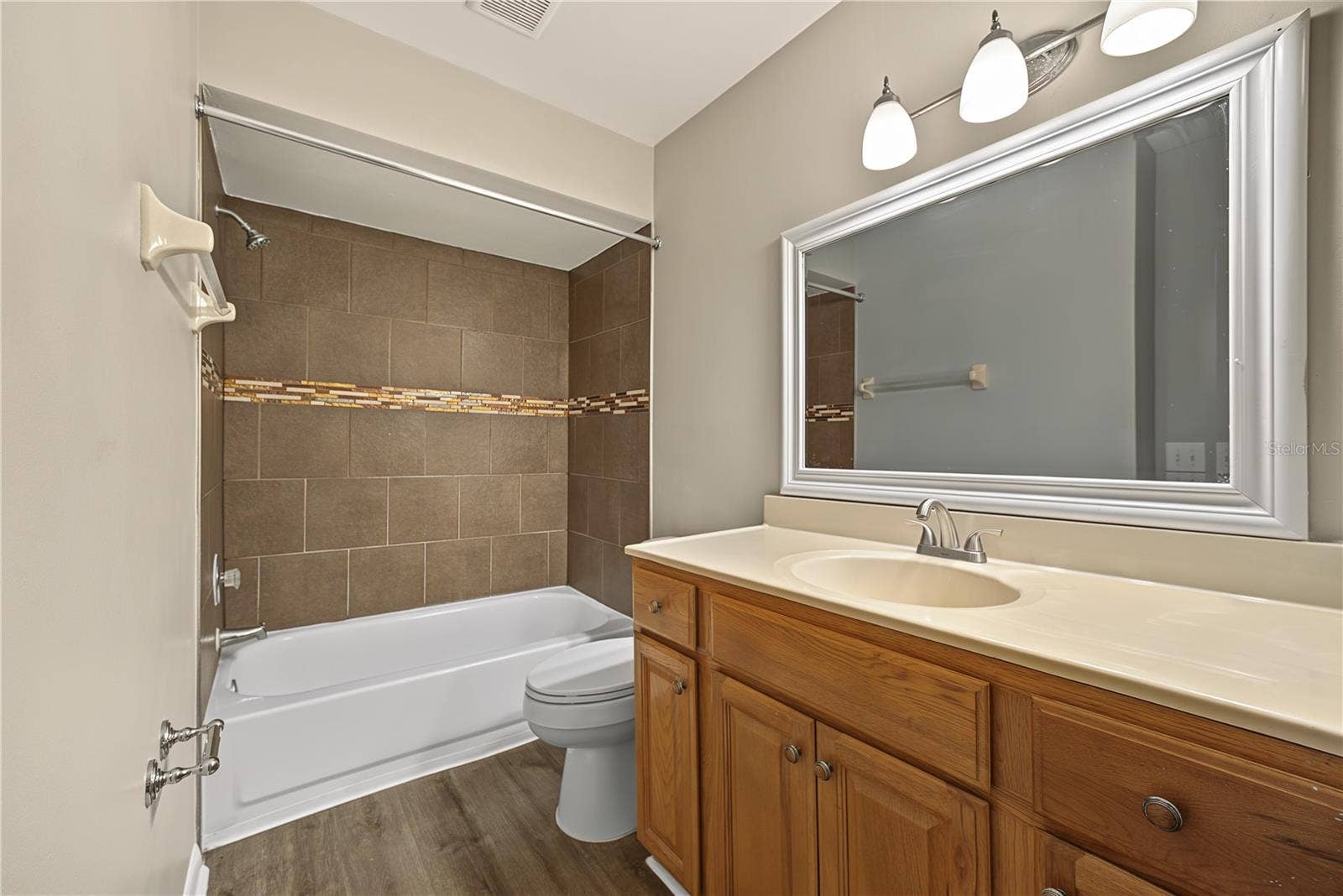 208 ALSTON DRIVE, Orlando, FL 32835 Bathroom 2 (upstairs)