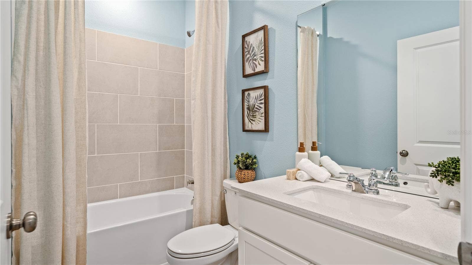 830 TUNDRA LOOP, Groveland, FL 34736