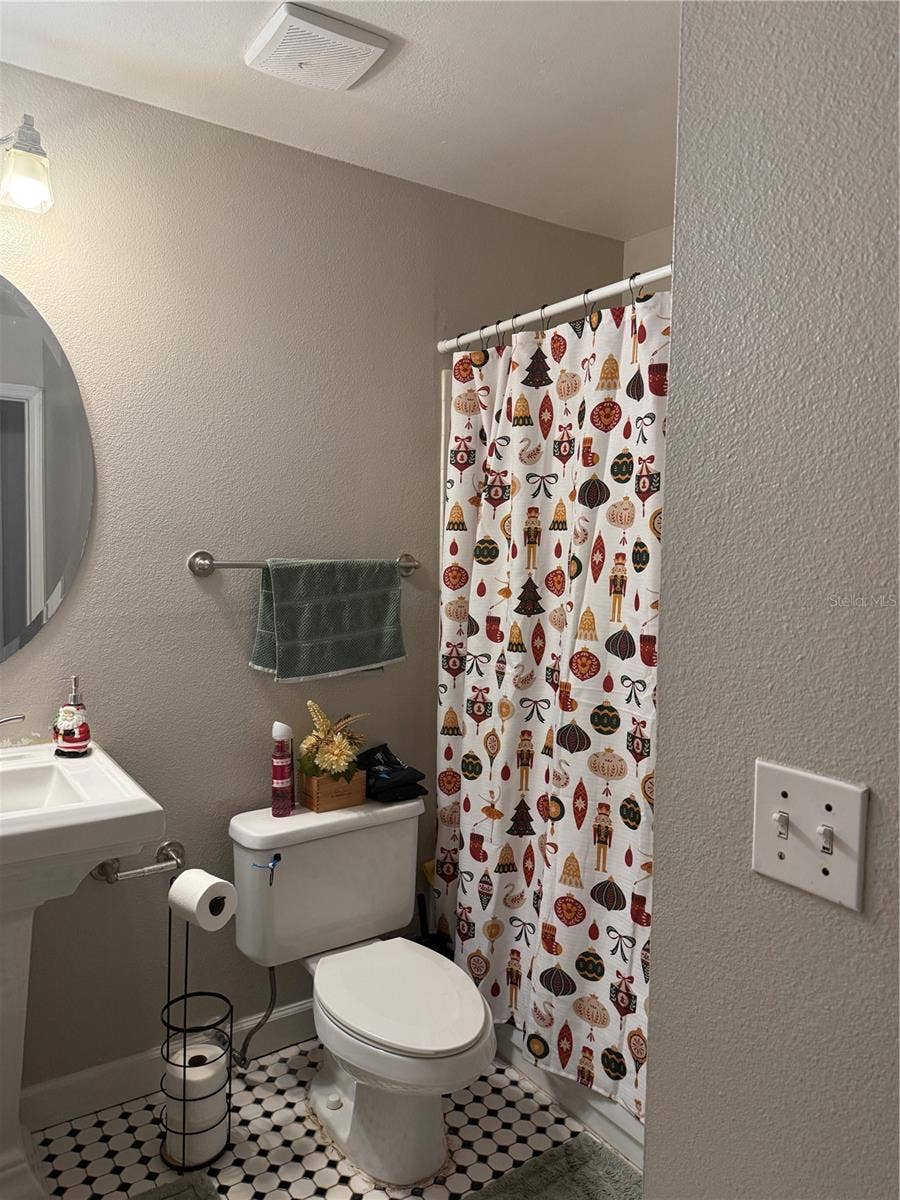 2071 DIXIE BELLE DRIVE, #2071M, Orlando, FL 32812 2071 DIXIE BELLE DRIVE, #2071M, Orlando, FL 32812