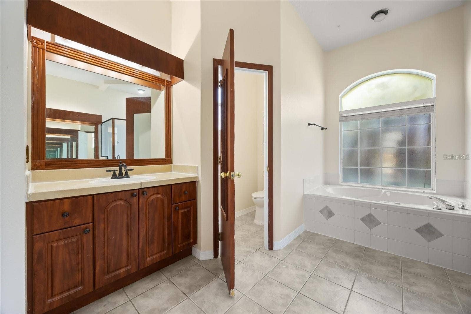 1376 SHELTER ROCK ROAD, Orlando, FL 32835