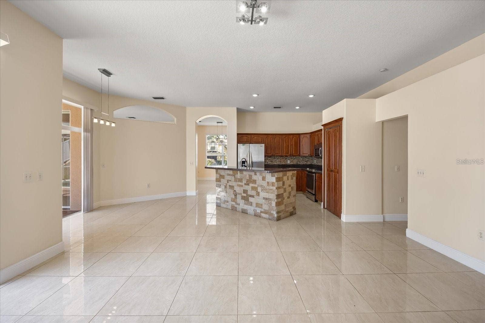 1376 SHELTER ROCK ROAD, Orlando, FL 32835