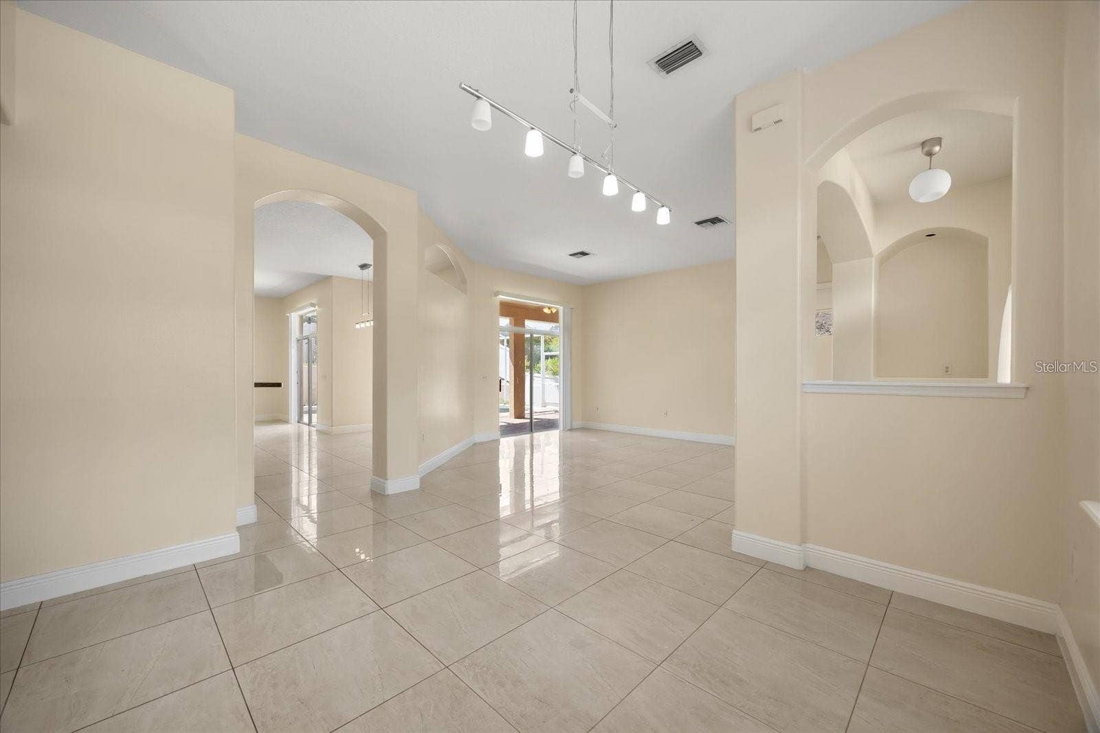 1376 SHELTER ROCK ROAD, Orlando, FL 32835