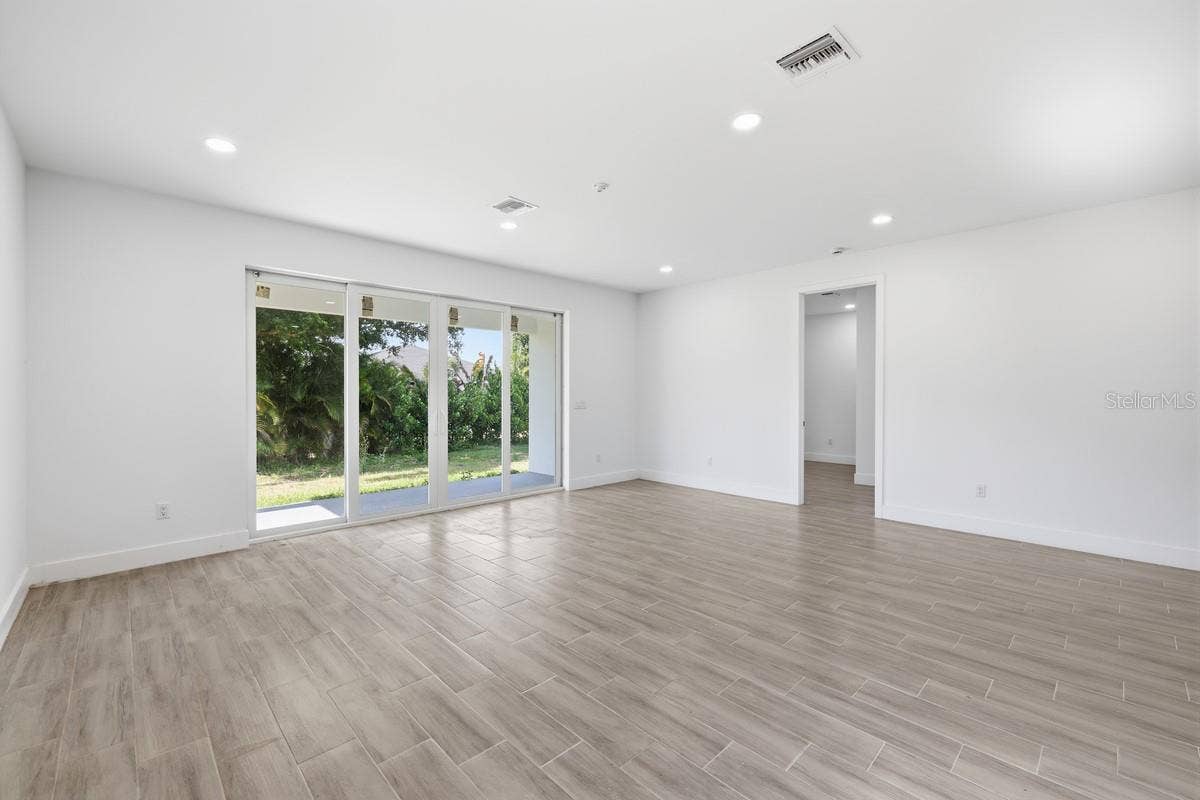 136 LOMAS ROAD, Rotonda West, FL 33947 136 LOMAS ROAD, Rotonda West, FL 33947