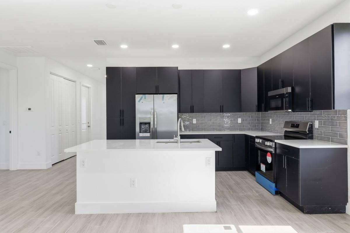 136 LOMAS ROAD, Rotonda West, FL 33947 136 LOMAS ROAD, Rotonda West, FL 33947