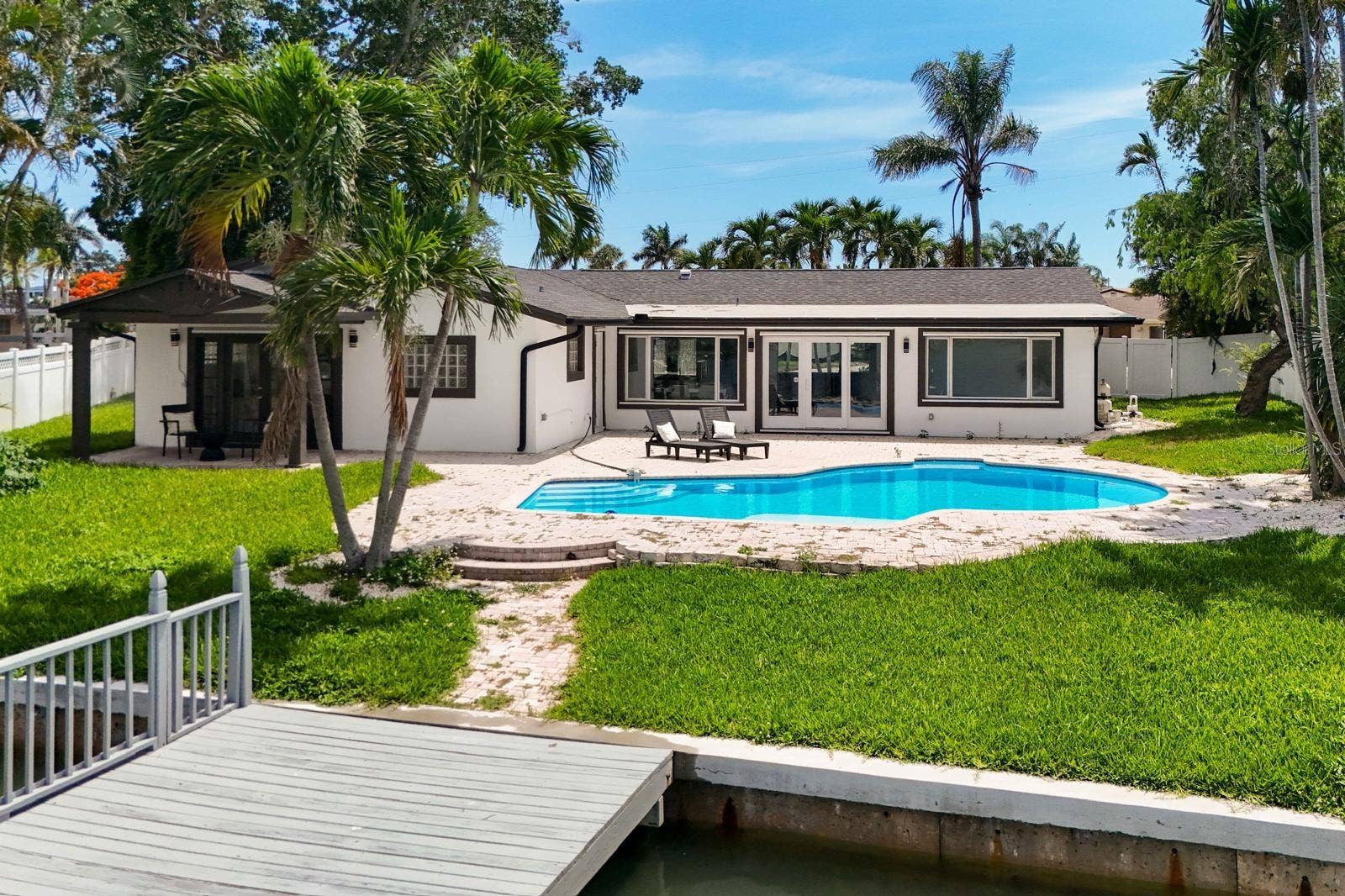 7905 9TH AVENUE S, St Petersburg, FL 33707 7905 9TH AVENUE S, St Petersburg, FL 33707