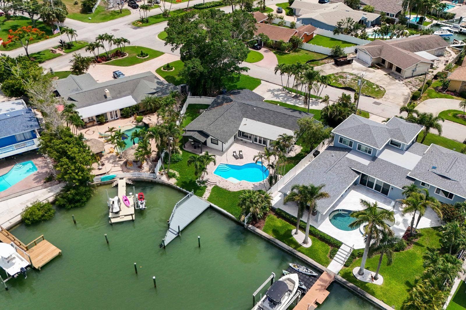 7905 9TH AVENUE S, St Petersburg, FL 33707 7905 9TH AVENUE S, St Petersburg, FL 33707
