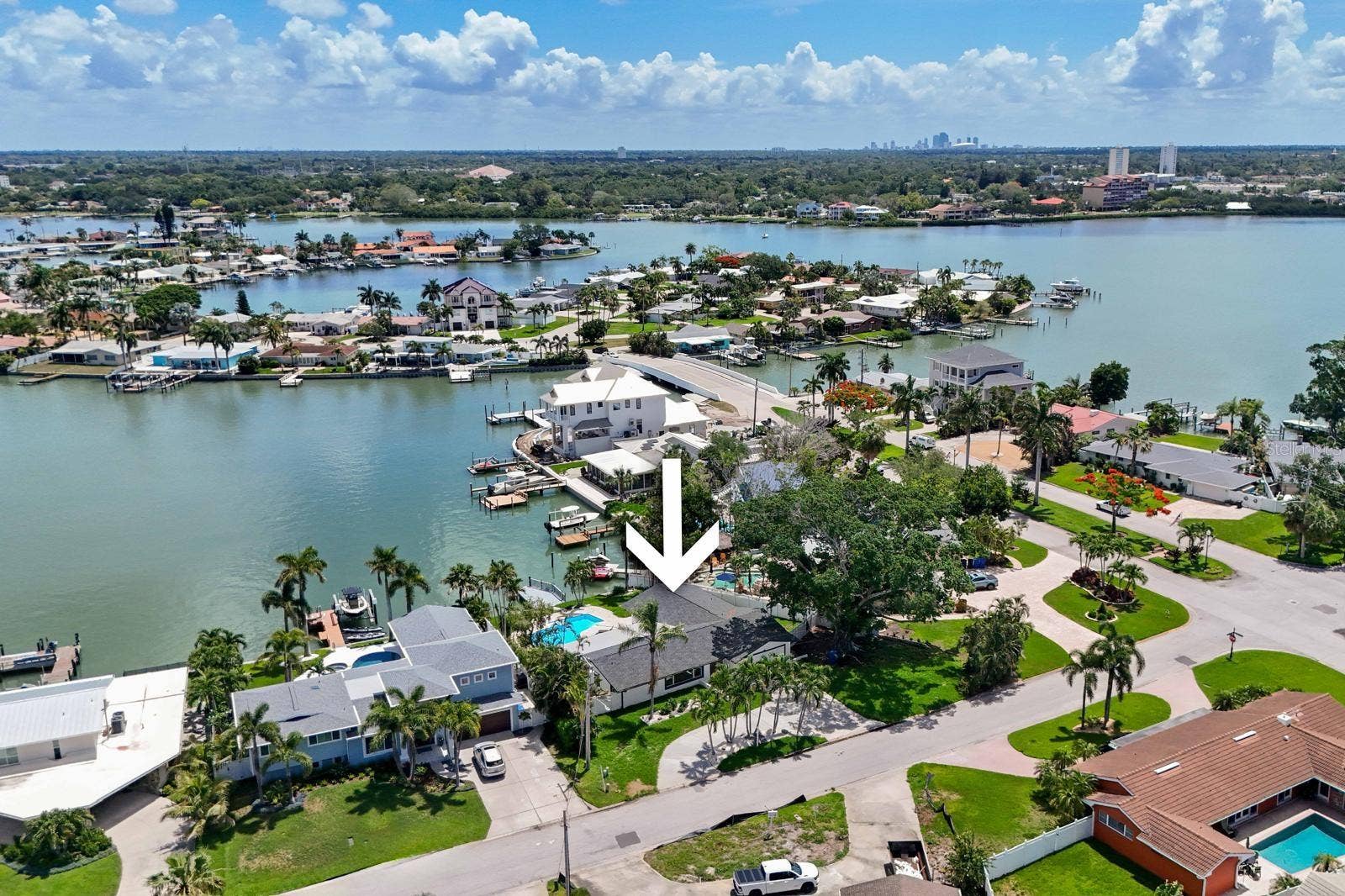 7905 9TH AVENUE S, St Petersburg, FL 33707 7905 9TH AVENUE S, St Petersburg, FL 33707