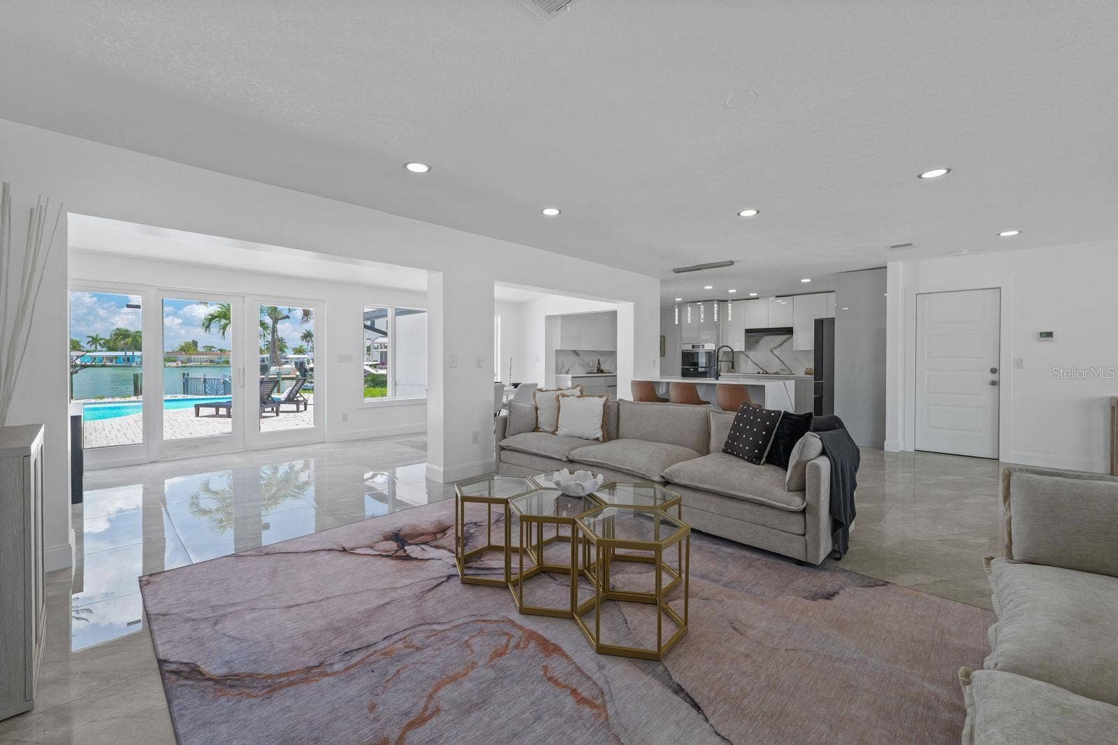 7905 9TH AVENUE S, St Petersburg, FL 33707 7905 9TH AVENUE S, St Petersburg, FL 33707