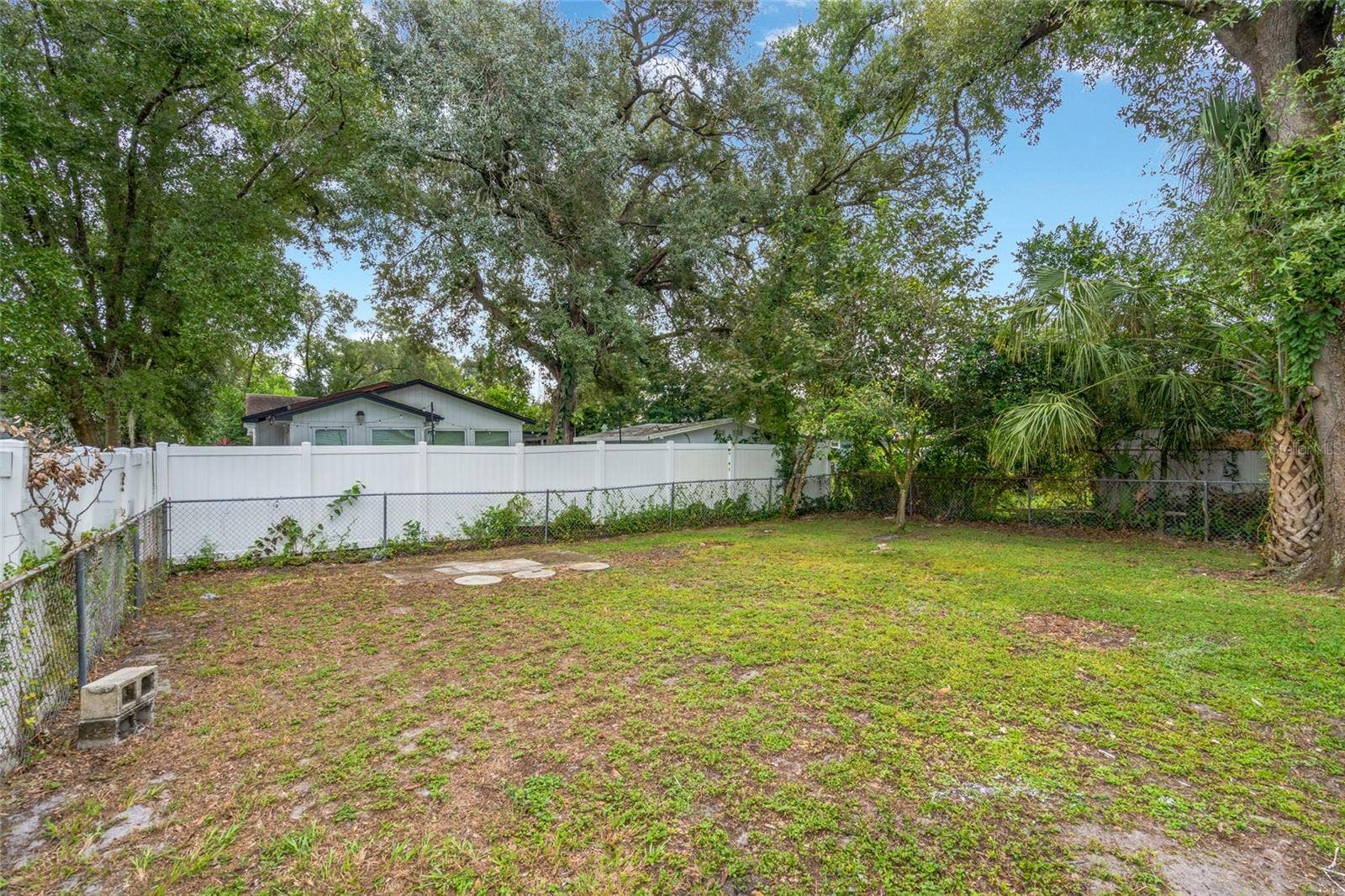 8021 N EDISON AVENUE, Tampa, FL 33604