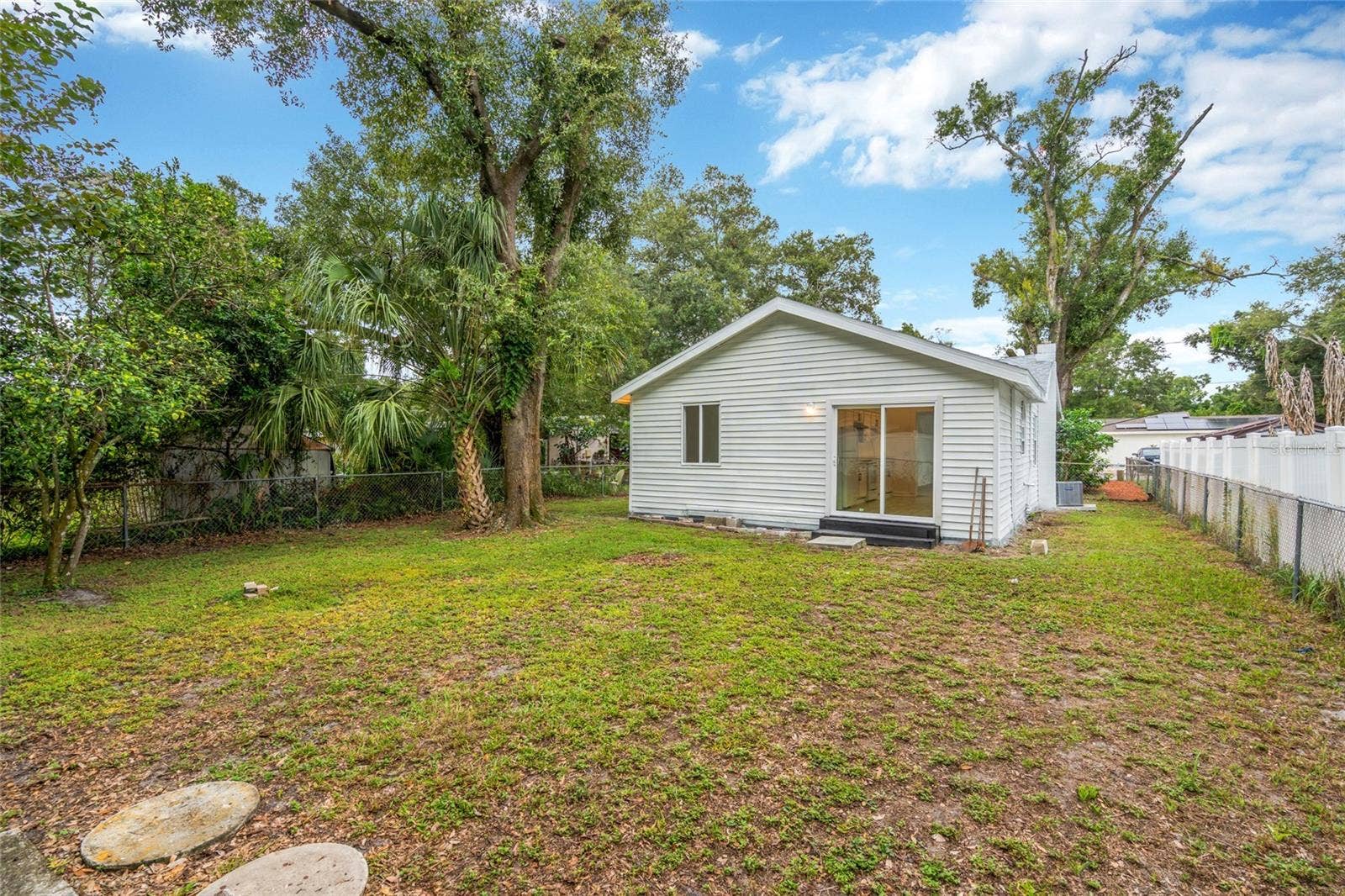 8021 N EDISON AVENUE, Tampa, FL 33604