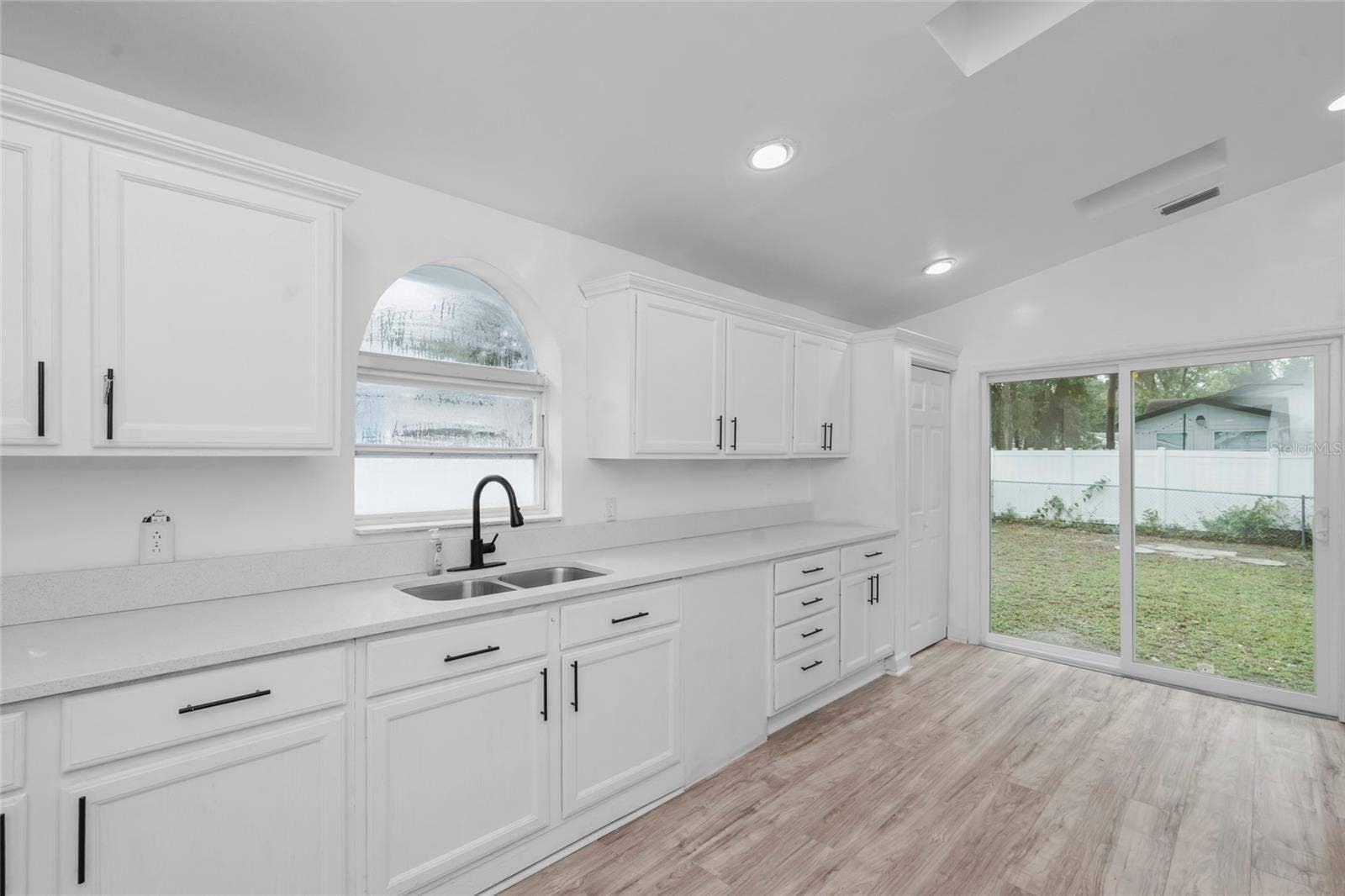 8021 N EDISON AVENUE, Tampa, FL 33604