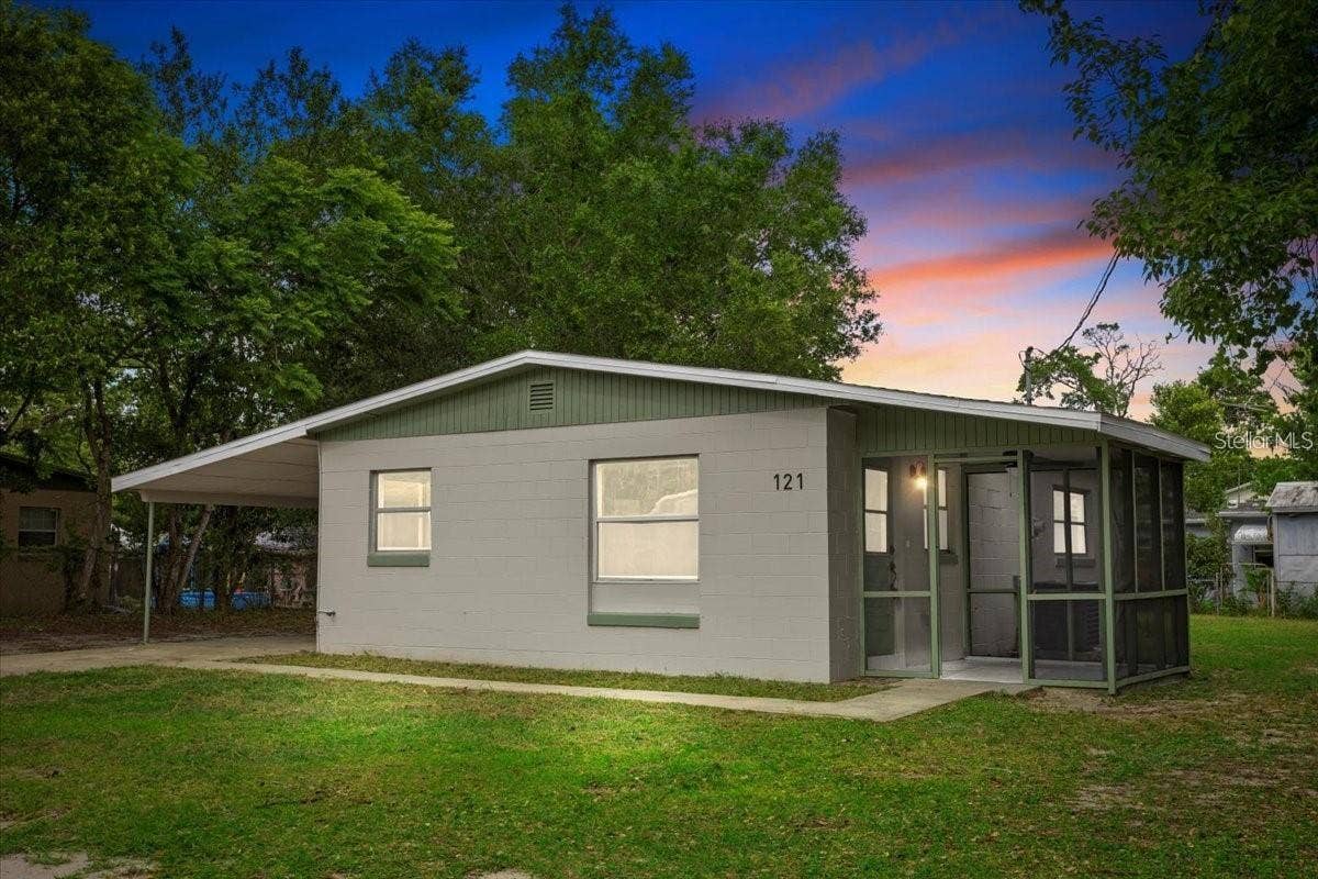 121 KENDRA AVENUE, Deland, FL 32724