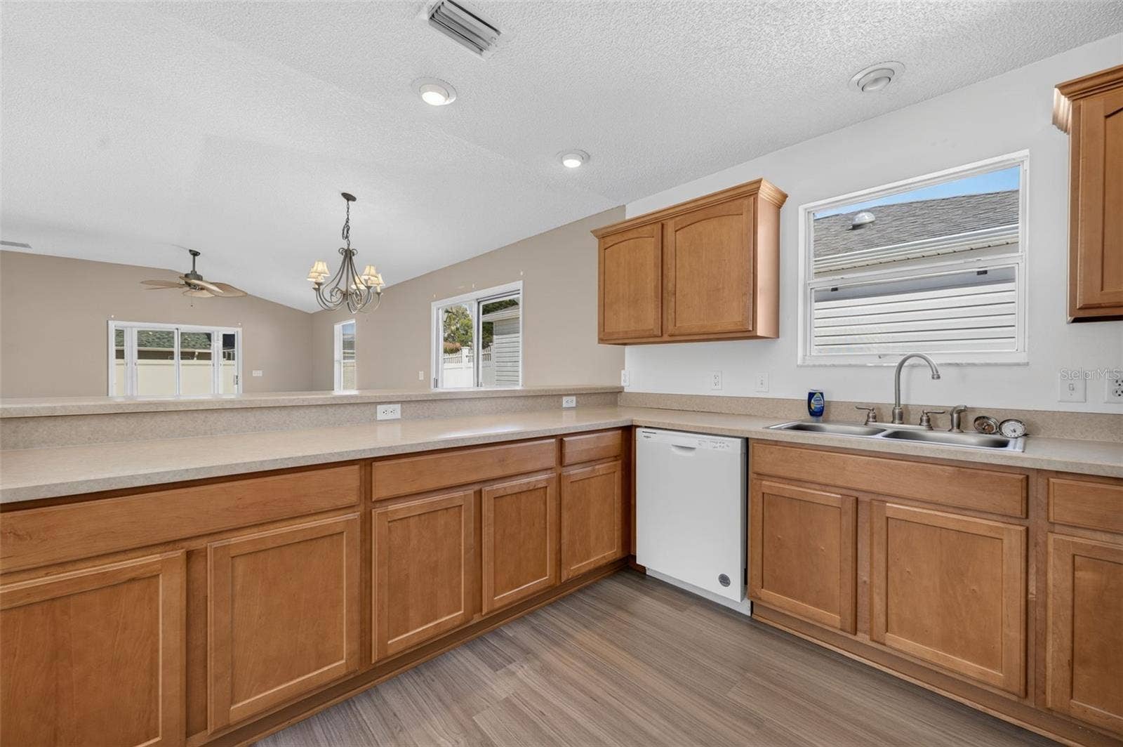 2071 JASPER WAY, The Villages, FL 32162 2071 JASPER WAY, The Villages, FL 32162