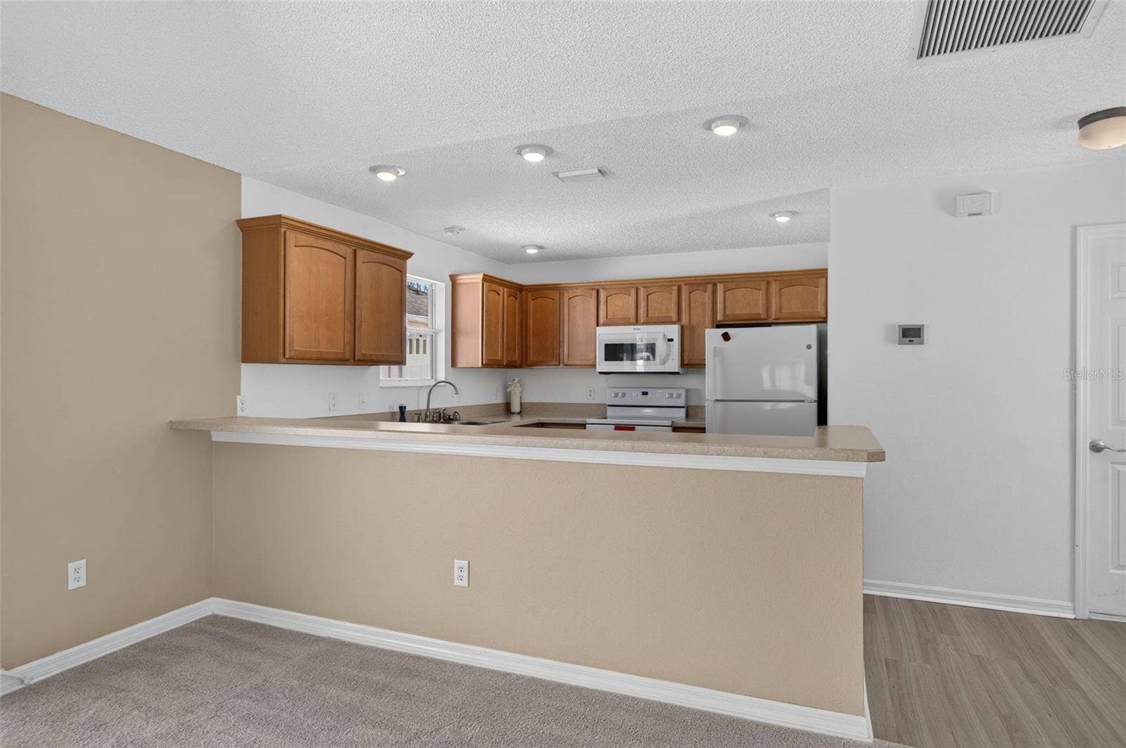 2071 JASPER WAY, The Villages, FL 32162 2071 JASPER WAY, The Villages, FL 32162
