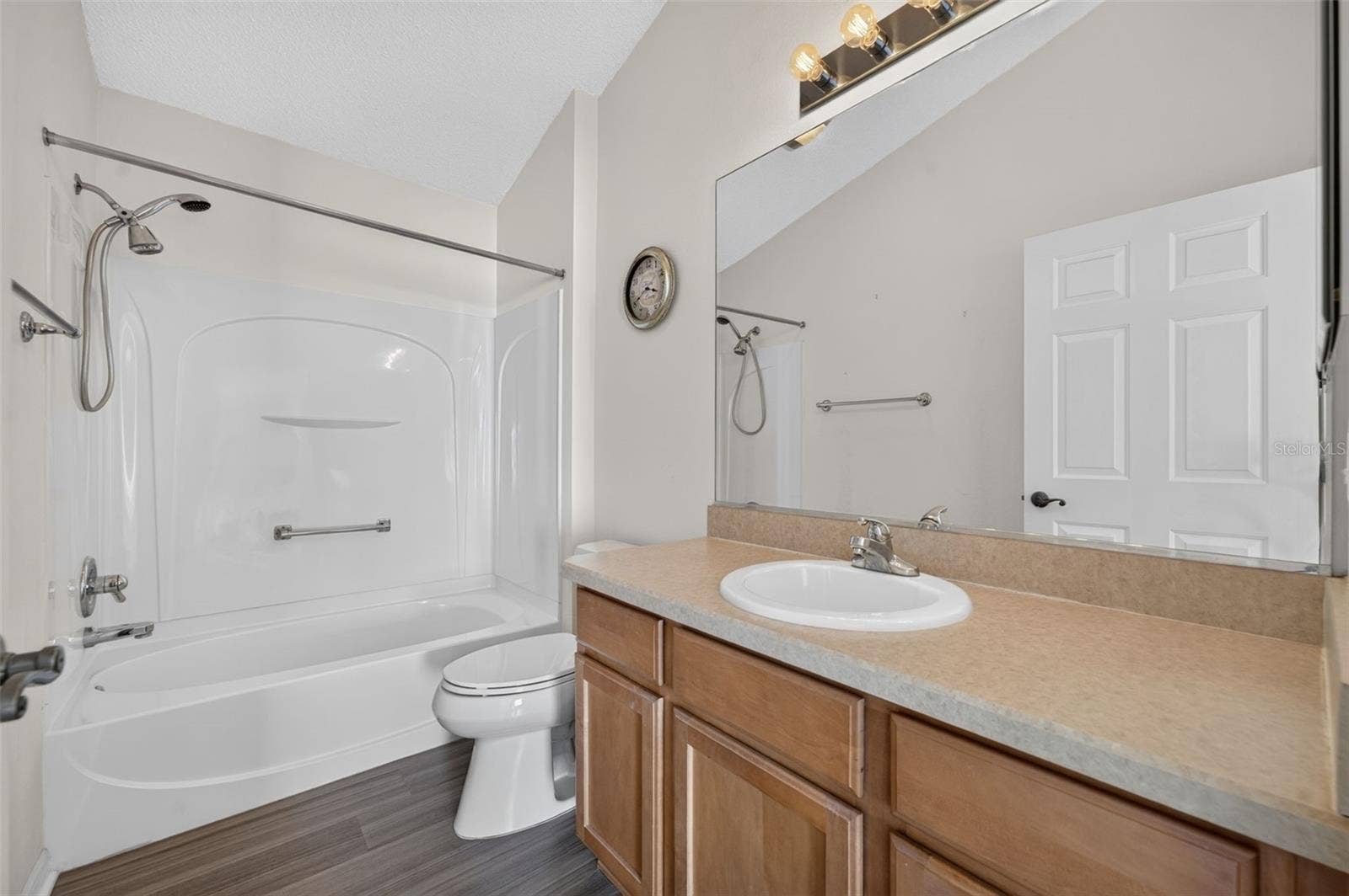 2071 JASPER WAY, The Villages, FL 32162 2071 JASPER WAY, The Villages, FL 32162