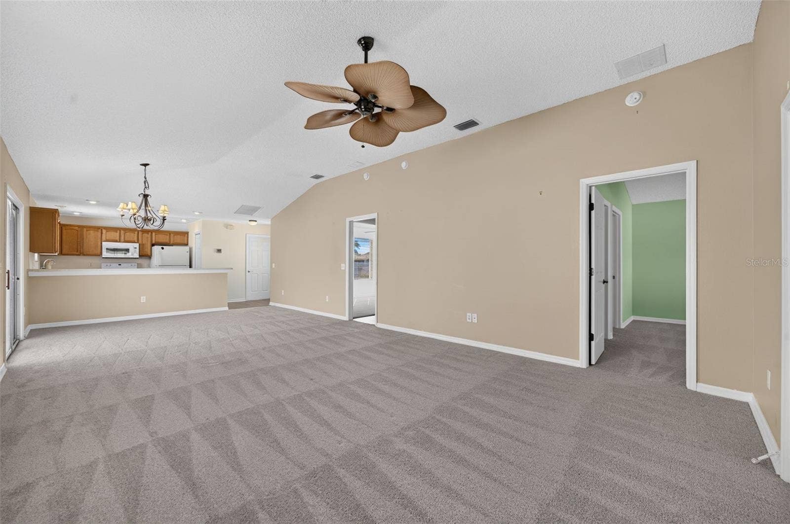 2071 JASPER WAY, The Villages, FL 32162 2071 JASPER WAY, The Villages, FL 32162