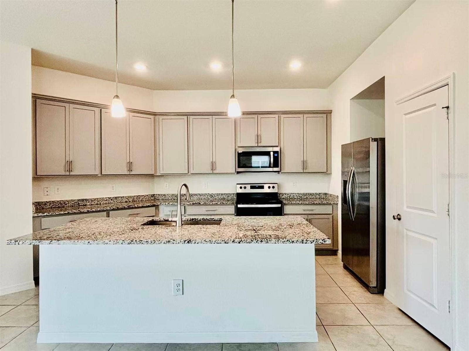 1028 MATTIE POINTE WAY, Auburndale, FL 33823