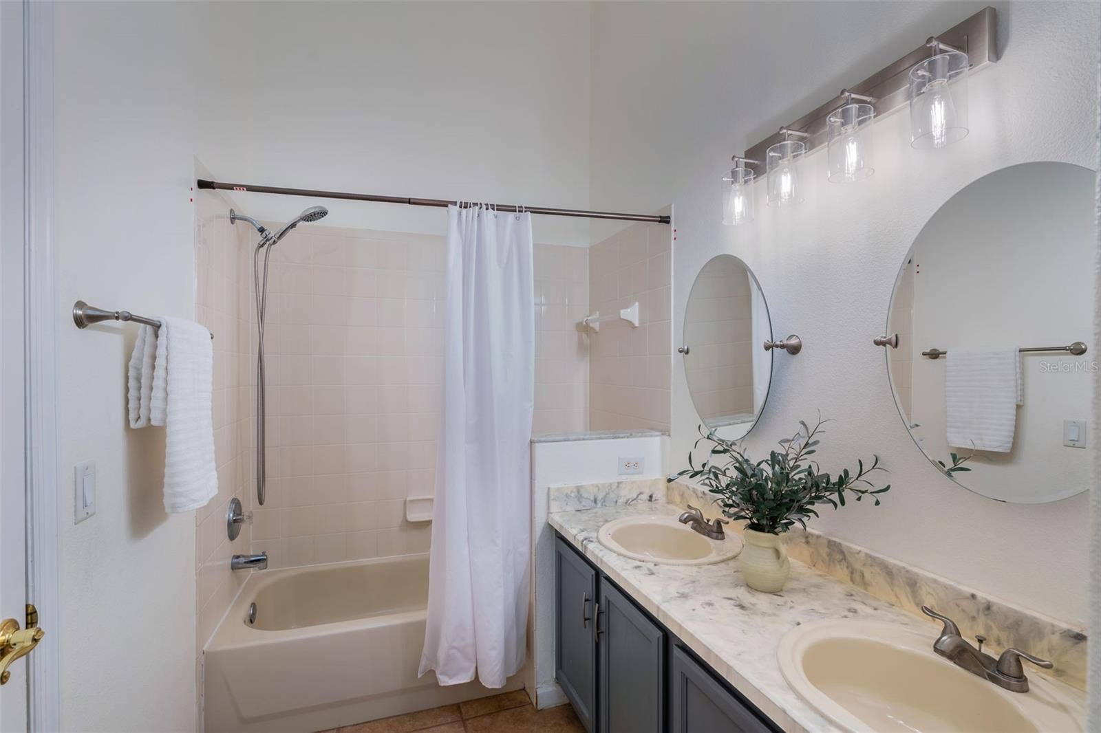 9838 PECKY CYPRESS WAY, Orlando, FL 32836 9838 PECKY CYPRESS WAY, Orlando, FL 32836