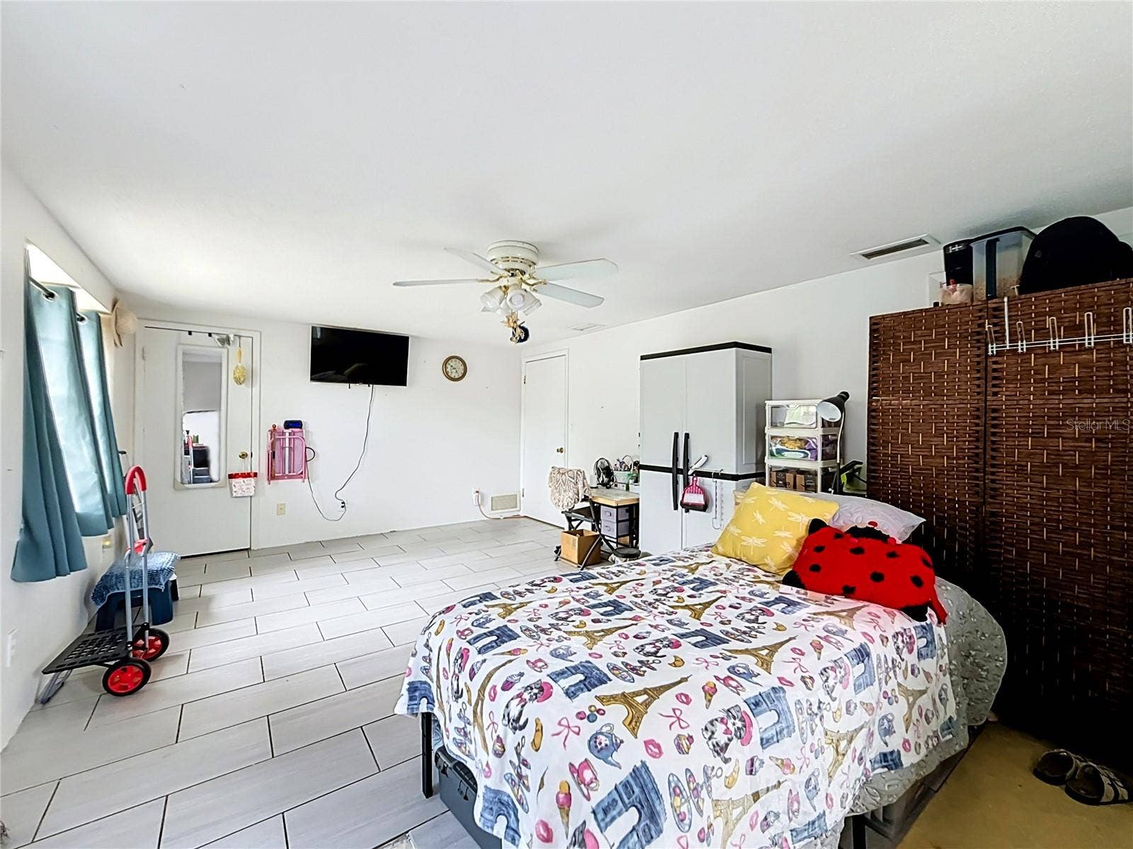 Bedroom 5/ huge bonus room