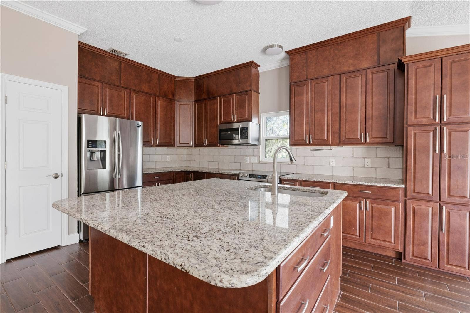 1680 LADY SLIPPER CIRCLE, Orlando, FL 32825 Kitchen