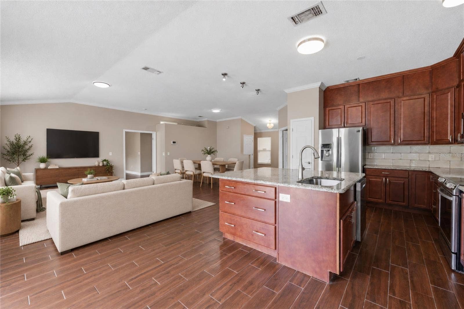 1680 LADY SLIPPER CIRCLE, Orlando, FL 32825 Kitchen