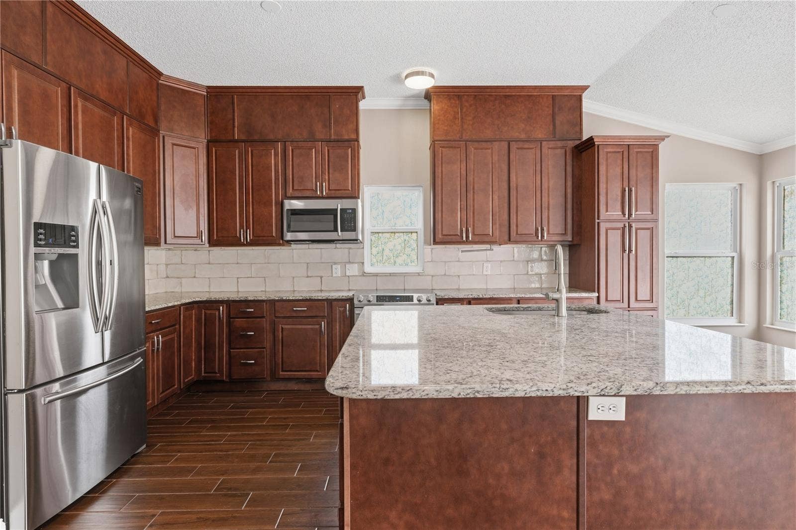 1680 LADY SLIPPER CIRCLE, Orlando, FL 32825 Kitchen