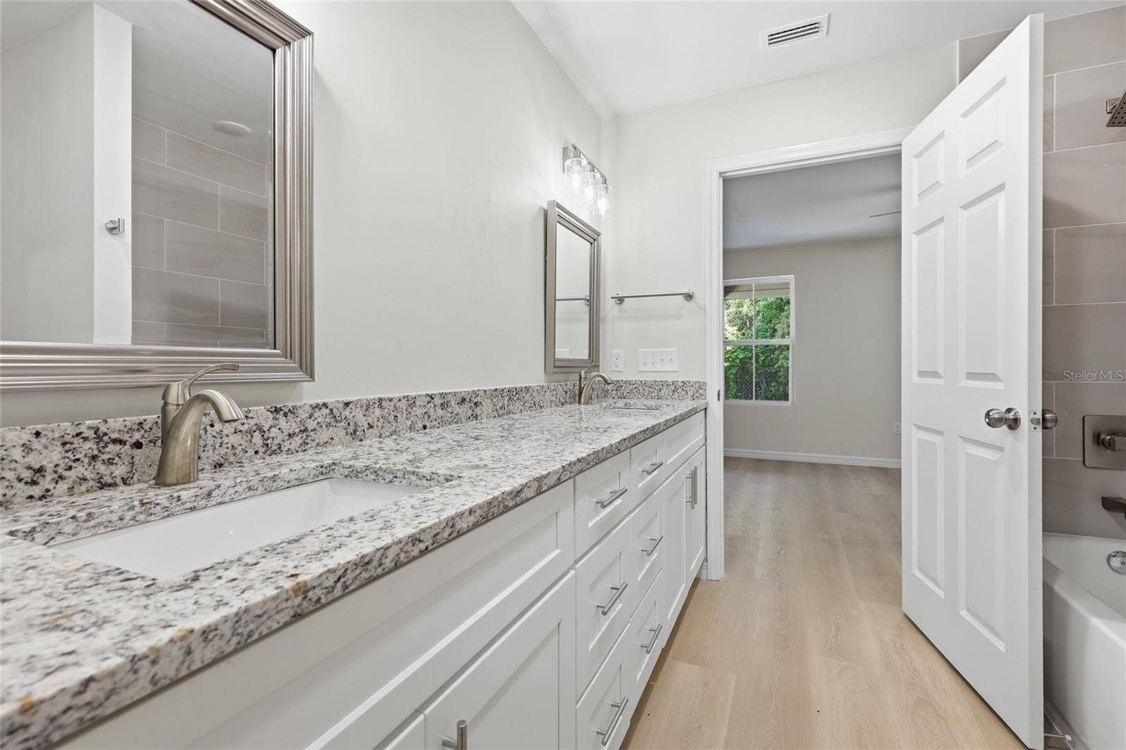 909 NE 18TH TERRACE, Gainesville, FL 32641