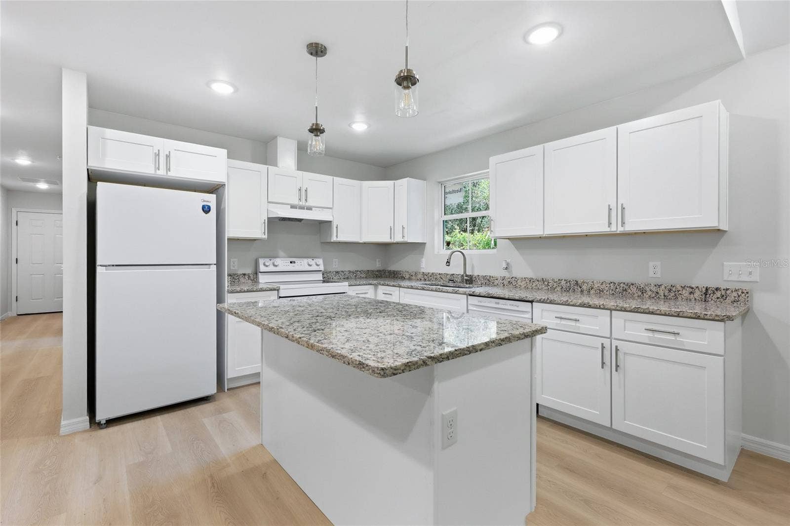 909 NE 18TH TERRACE, Gainesville, FL 32641