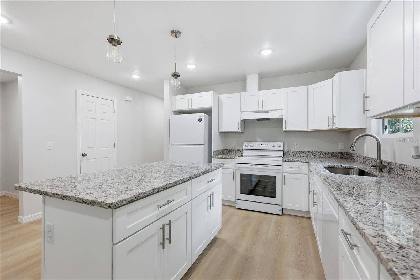 909 NE 18TH TERRACE, Gainesville, FL 32641