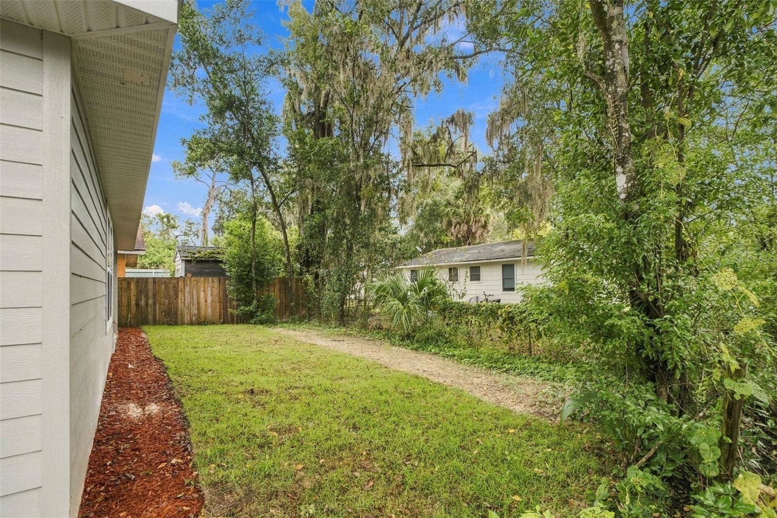 909 NE 18TH TERRACE, Gainesville, FL 32641