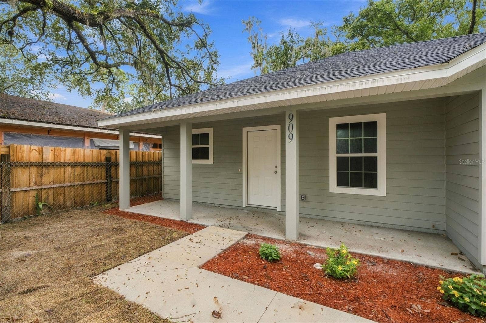 909 NE 18TH TERRACE, Gainesville, FL 32641