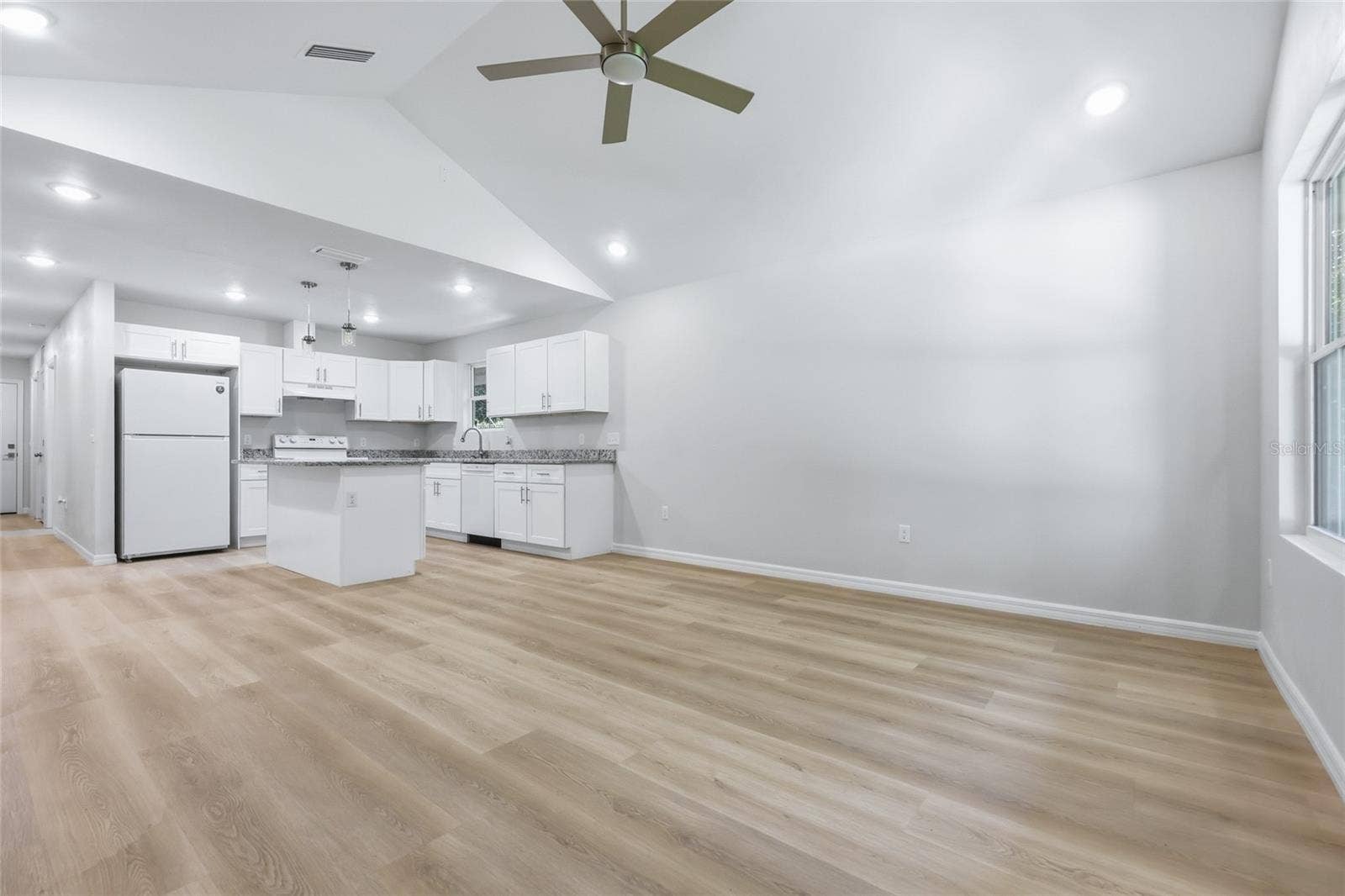 909 NE 18TH TERRACE, Gainesville, FL 32641