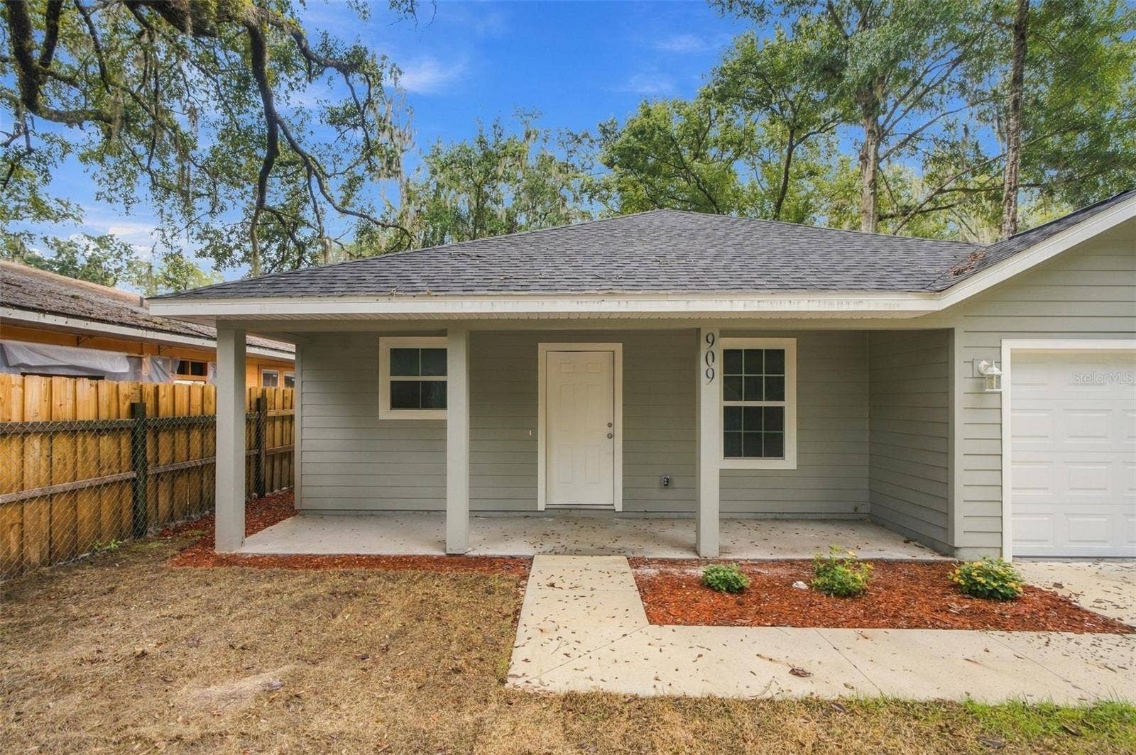 909 NE 18TH TERRACE, Gainesville, FL 32641