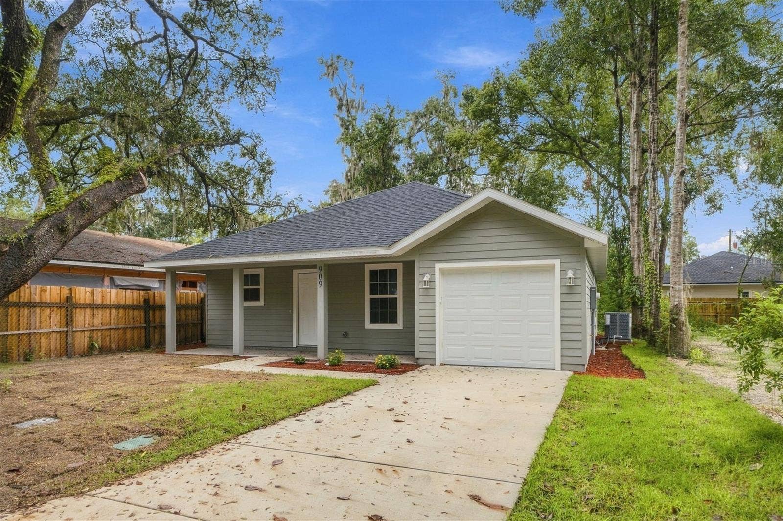 909 NE 18TH TERRACE, Gainesville, FL 32641