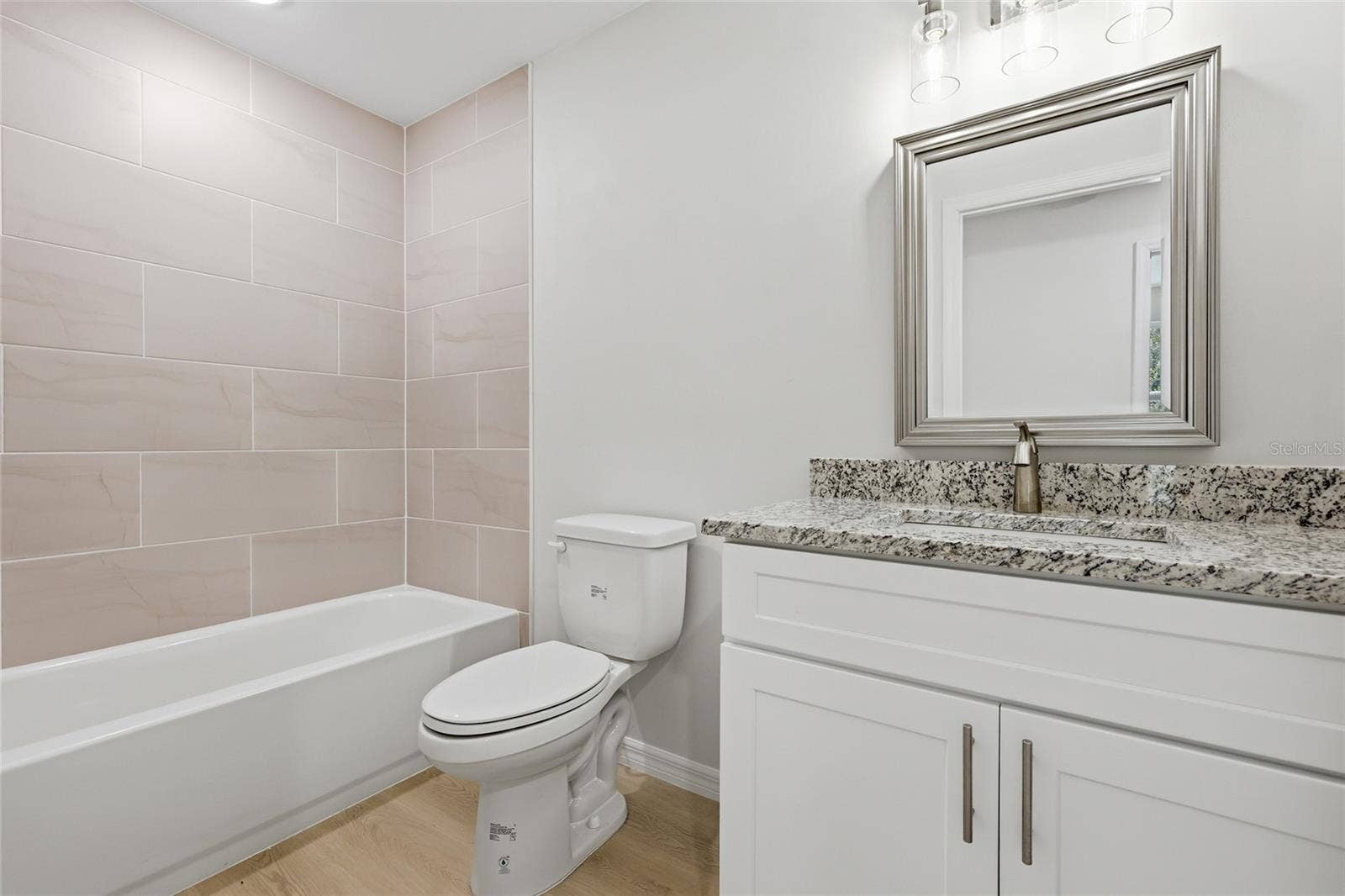909 NE 18TH TERRACE, Gainesville, FL 32641