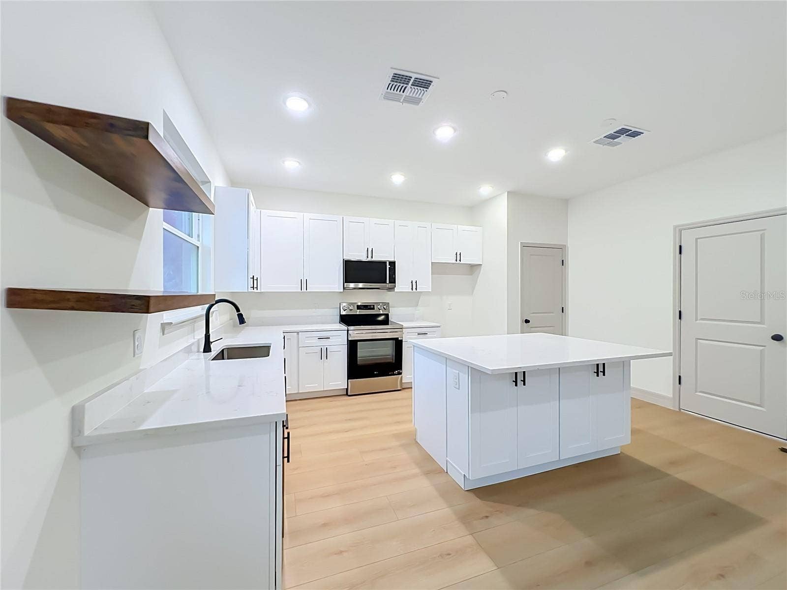 199 NORTHMOOR ROAD, Casselberry, FL 32707 199 NORTHMOOR ROAD, Casselberry, FL 32707